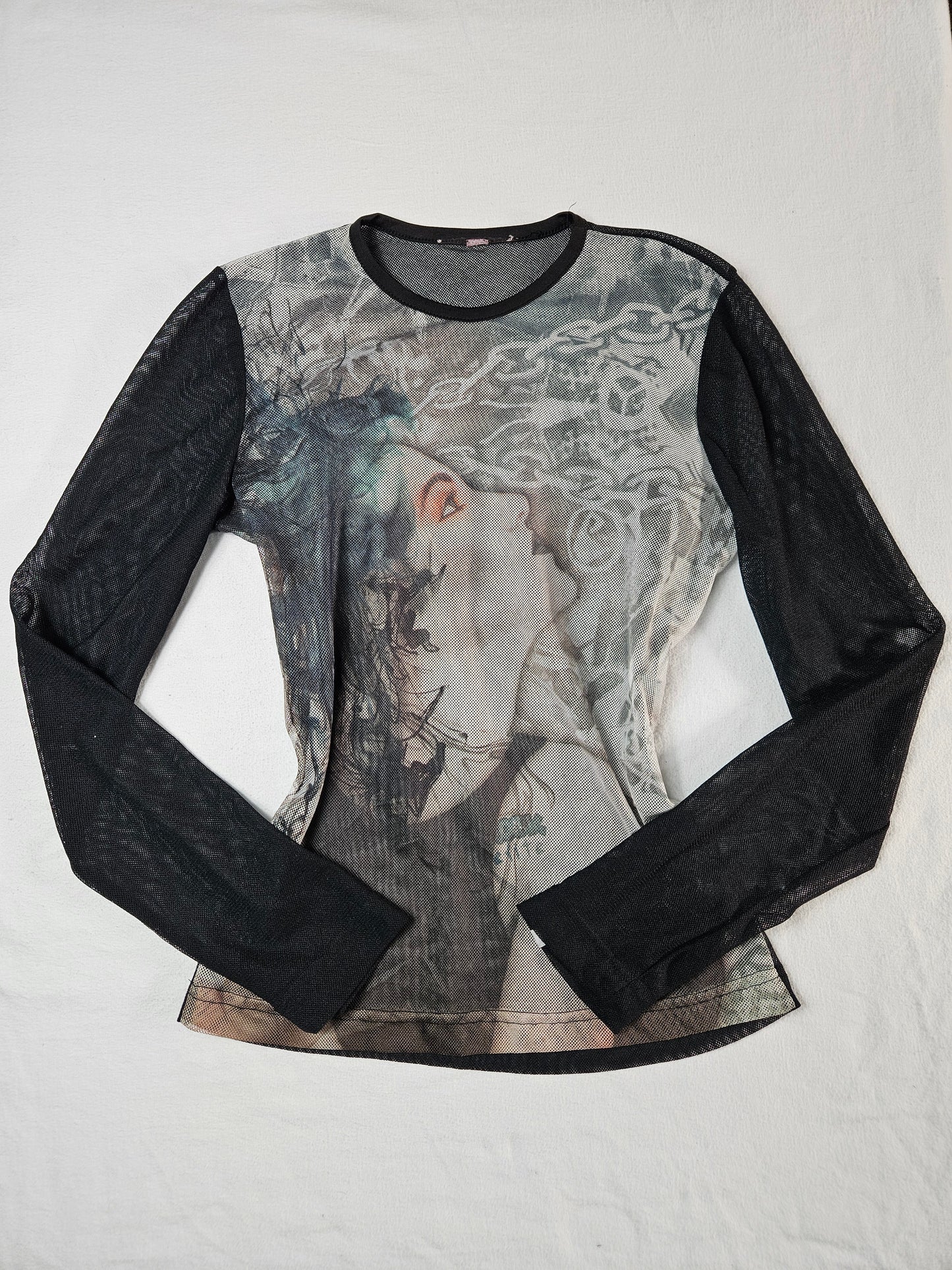 Haut en voile et résille fine