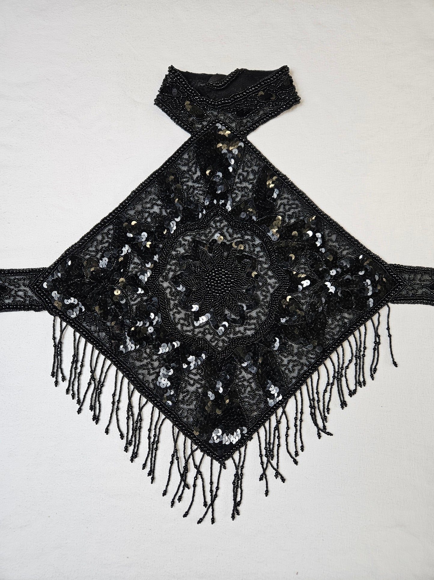 Haut dos nu brodé noir