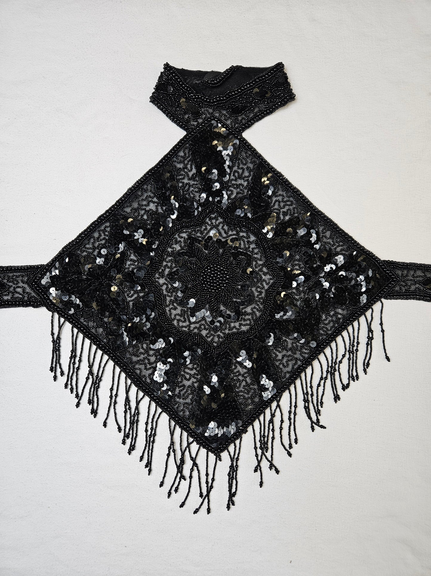 Haut dos nu brodé noir