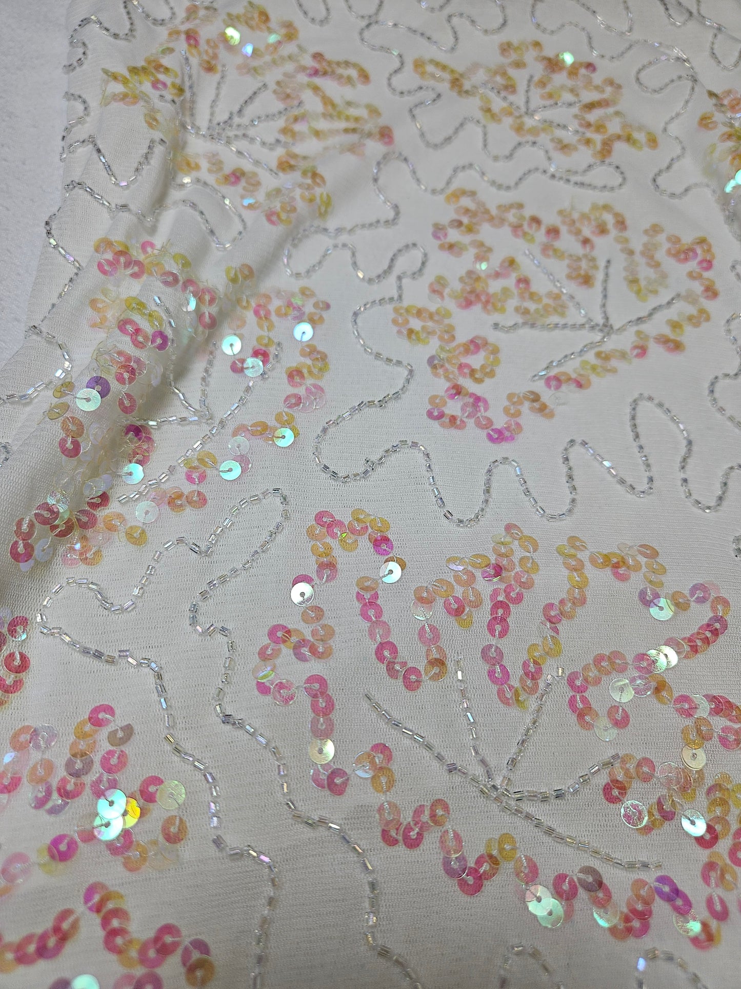 Haut en voile brodé de sequins