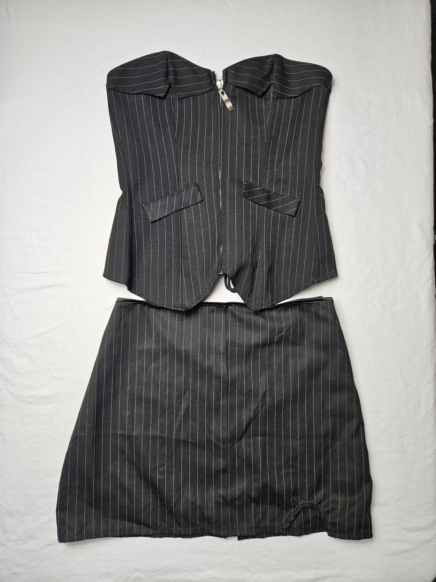 Ensemble corset et mini jupe