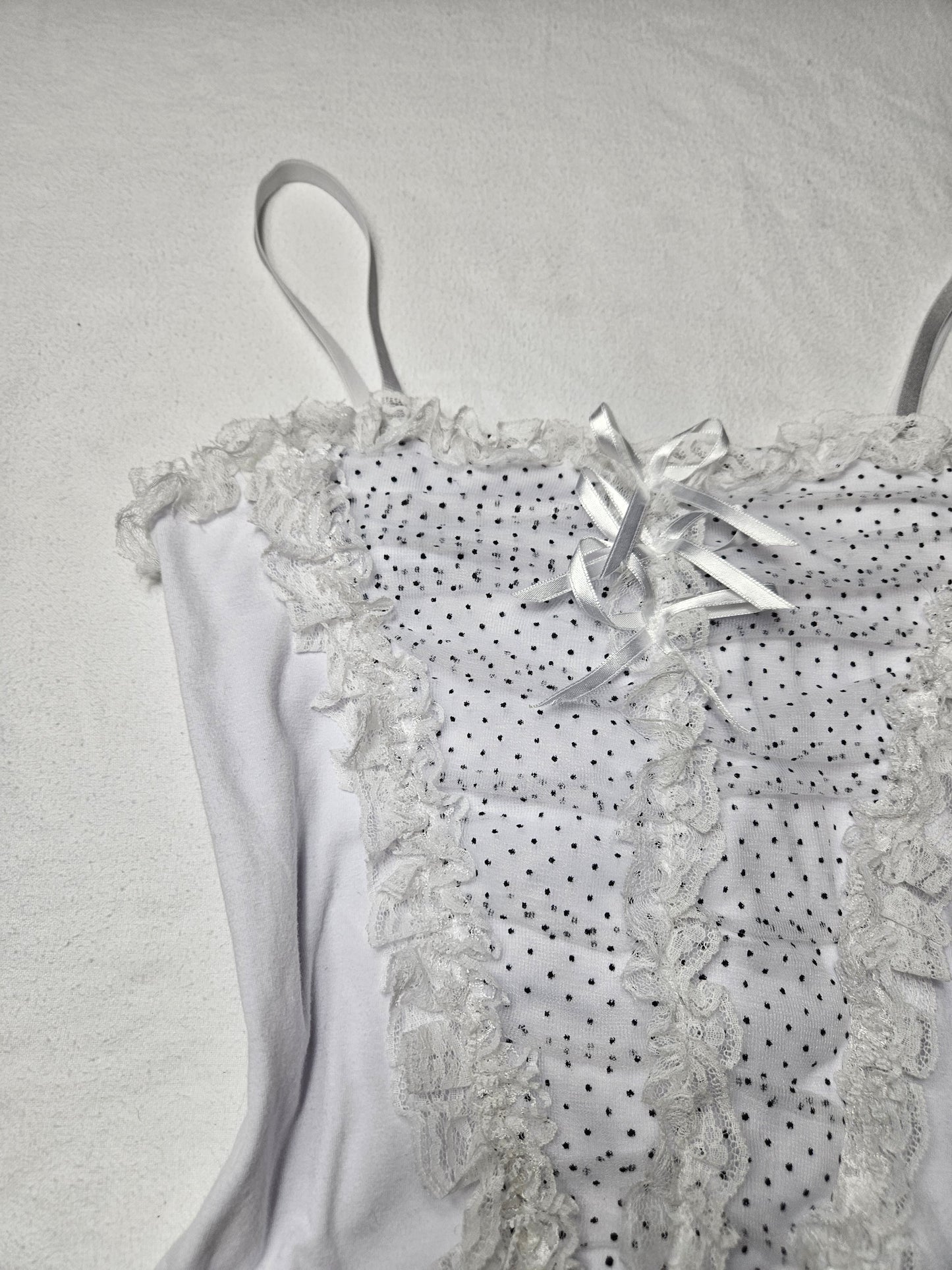 Haut aysmétrique dentelle et noeud