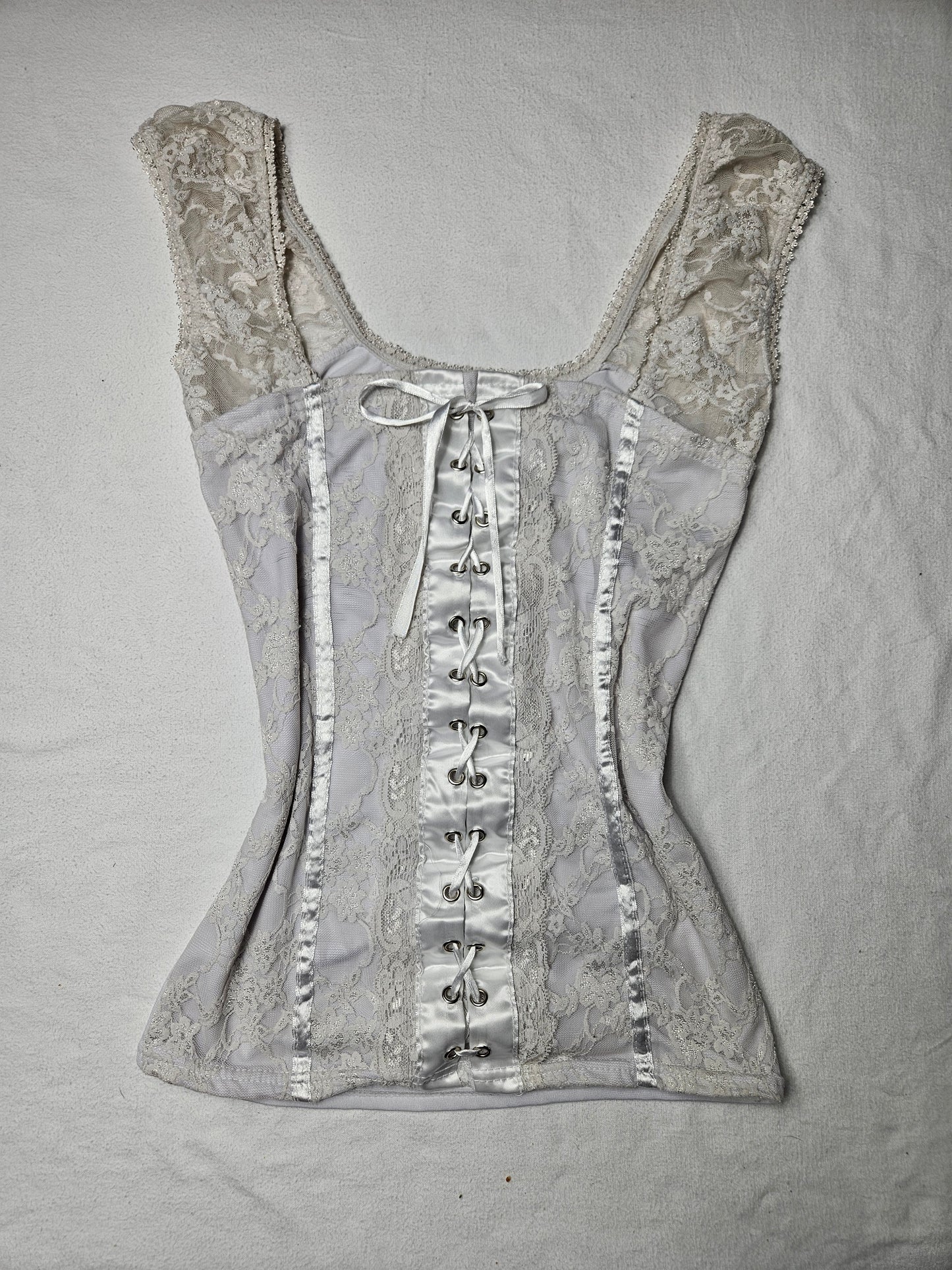 Haut laçage et dentelle blanc