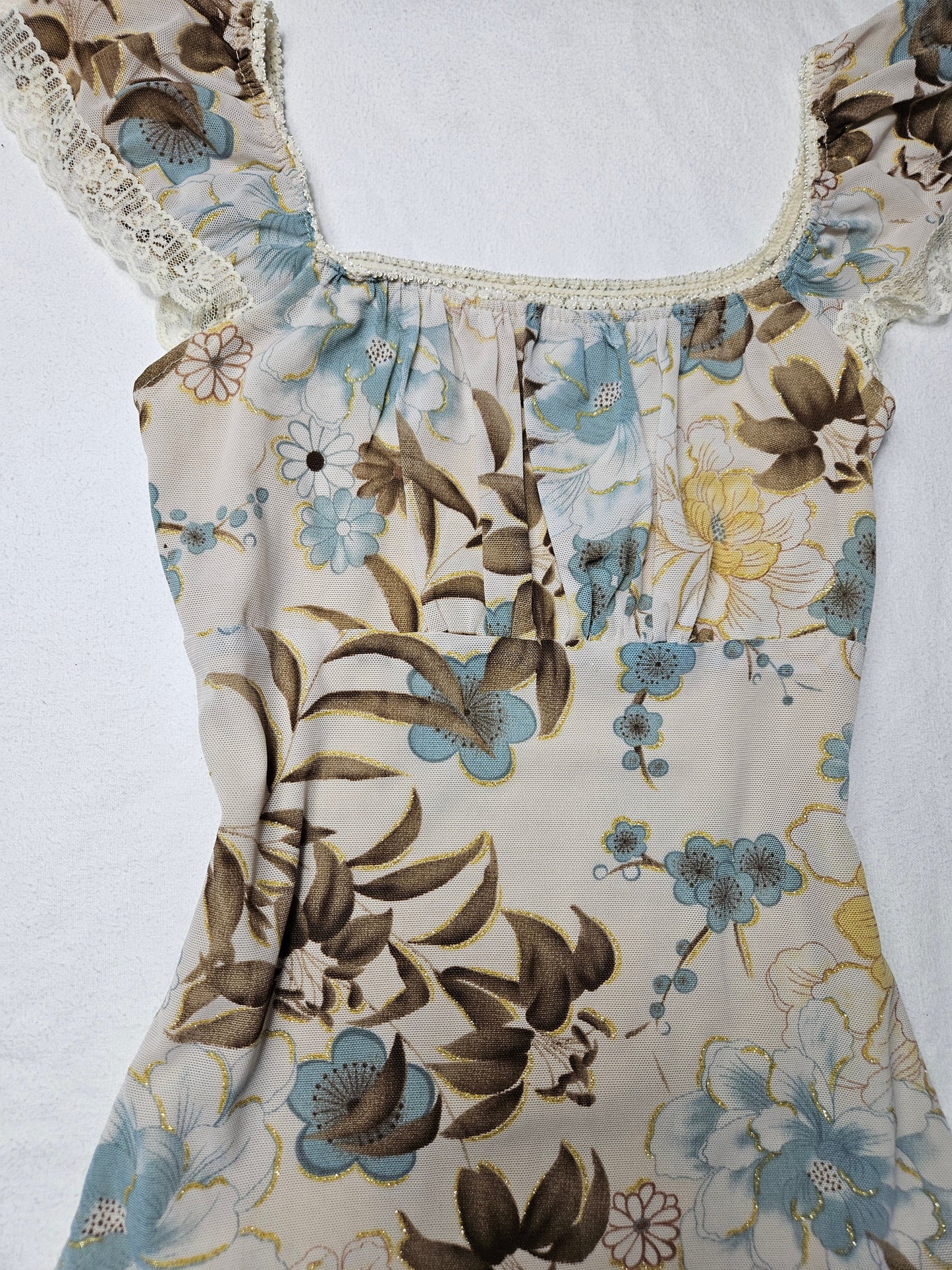 Haut en voile floral