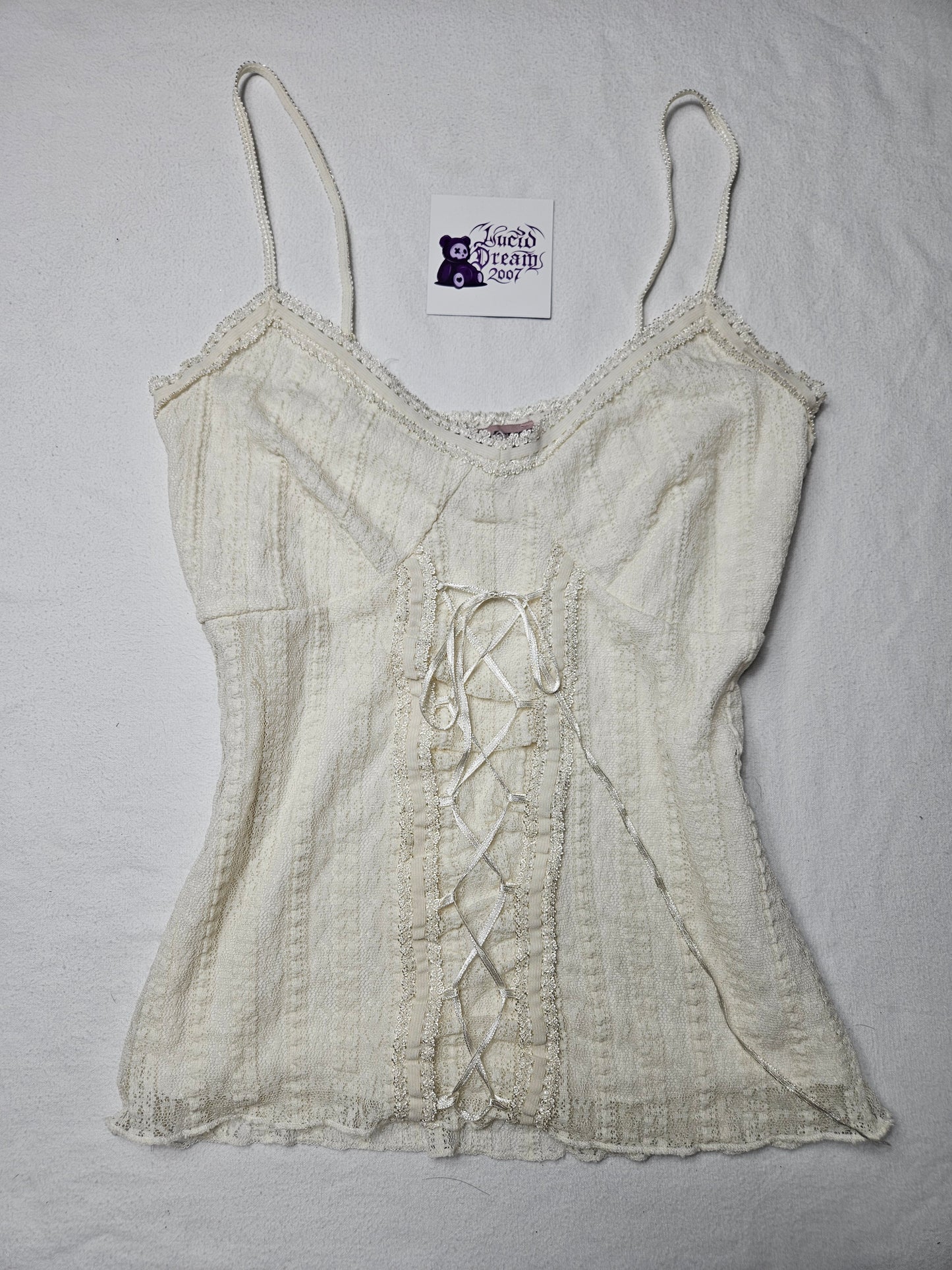 Haut dentelle et laçage