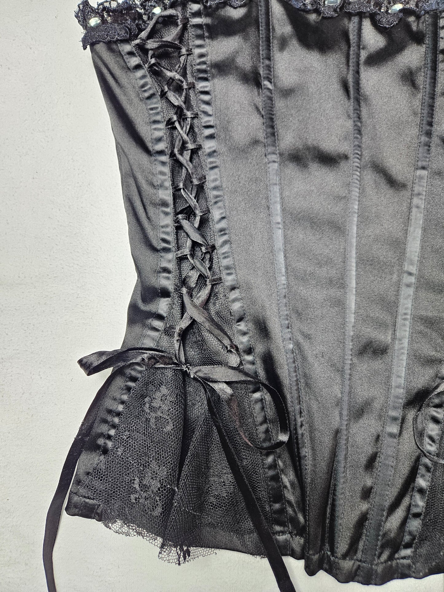 Haut esprit corset satiné noir