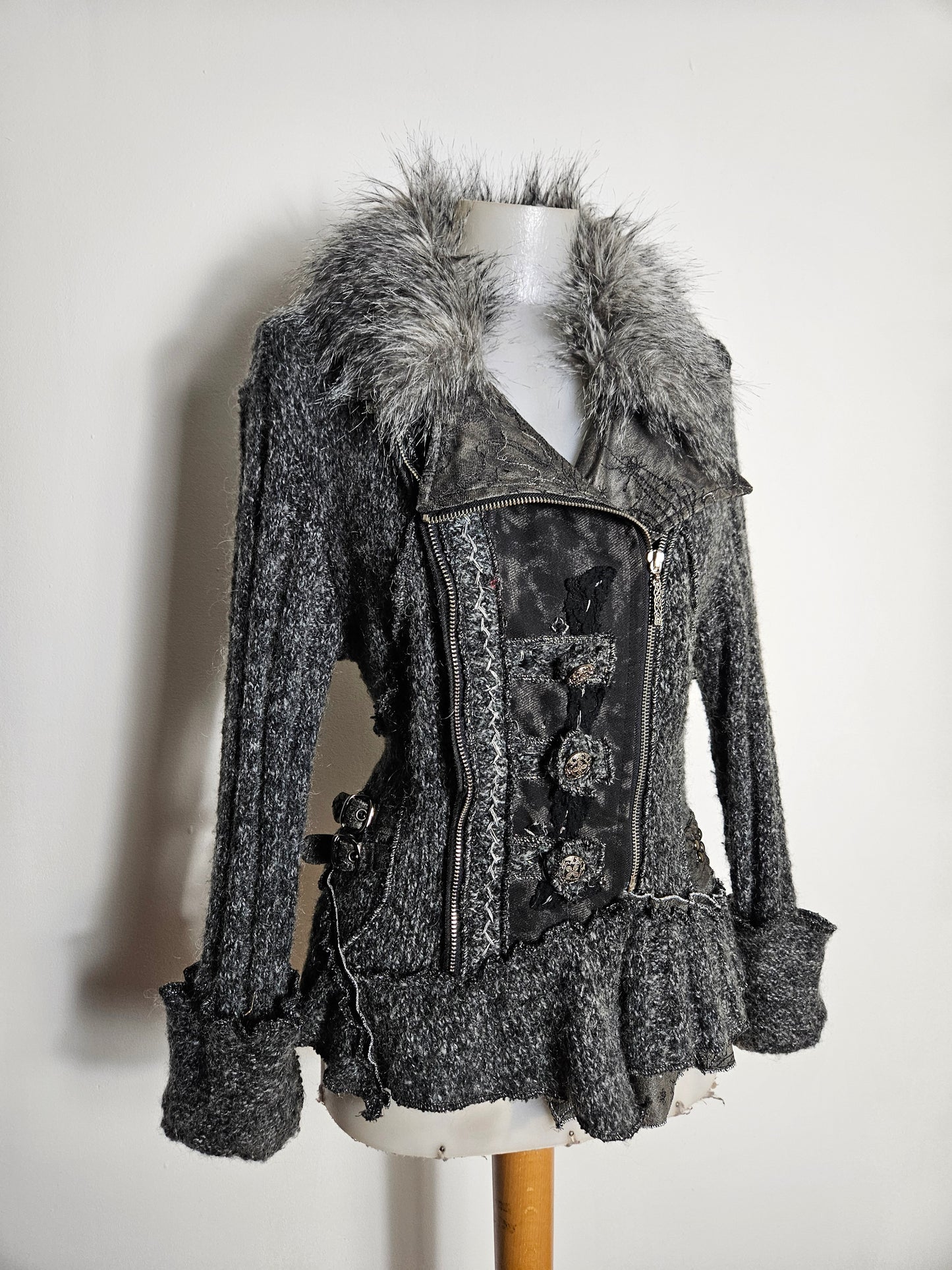 Veste gris chiné col fausse fourrure