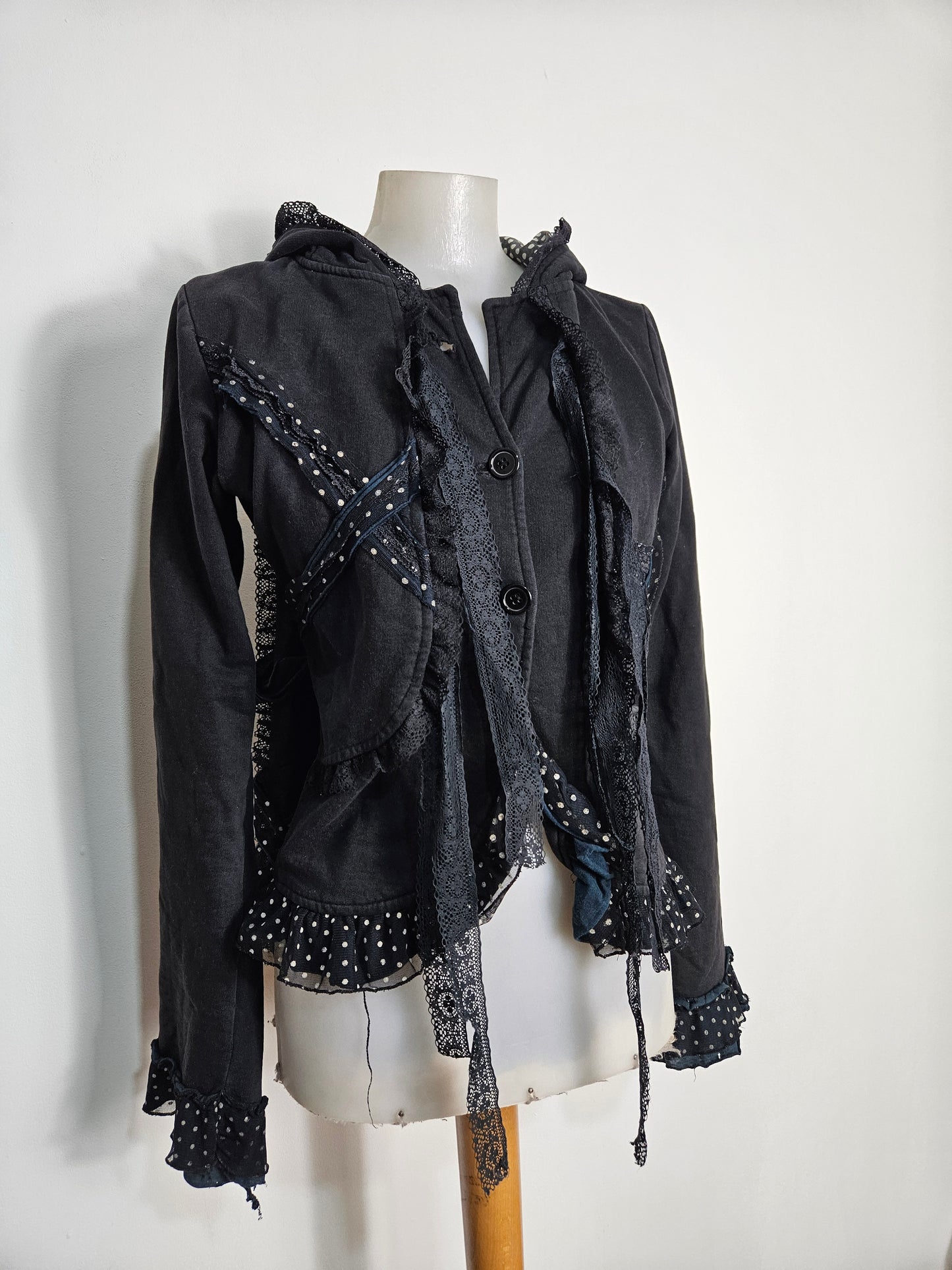 Gilet détails oreilles lapin et laçage