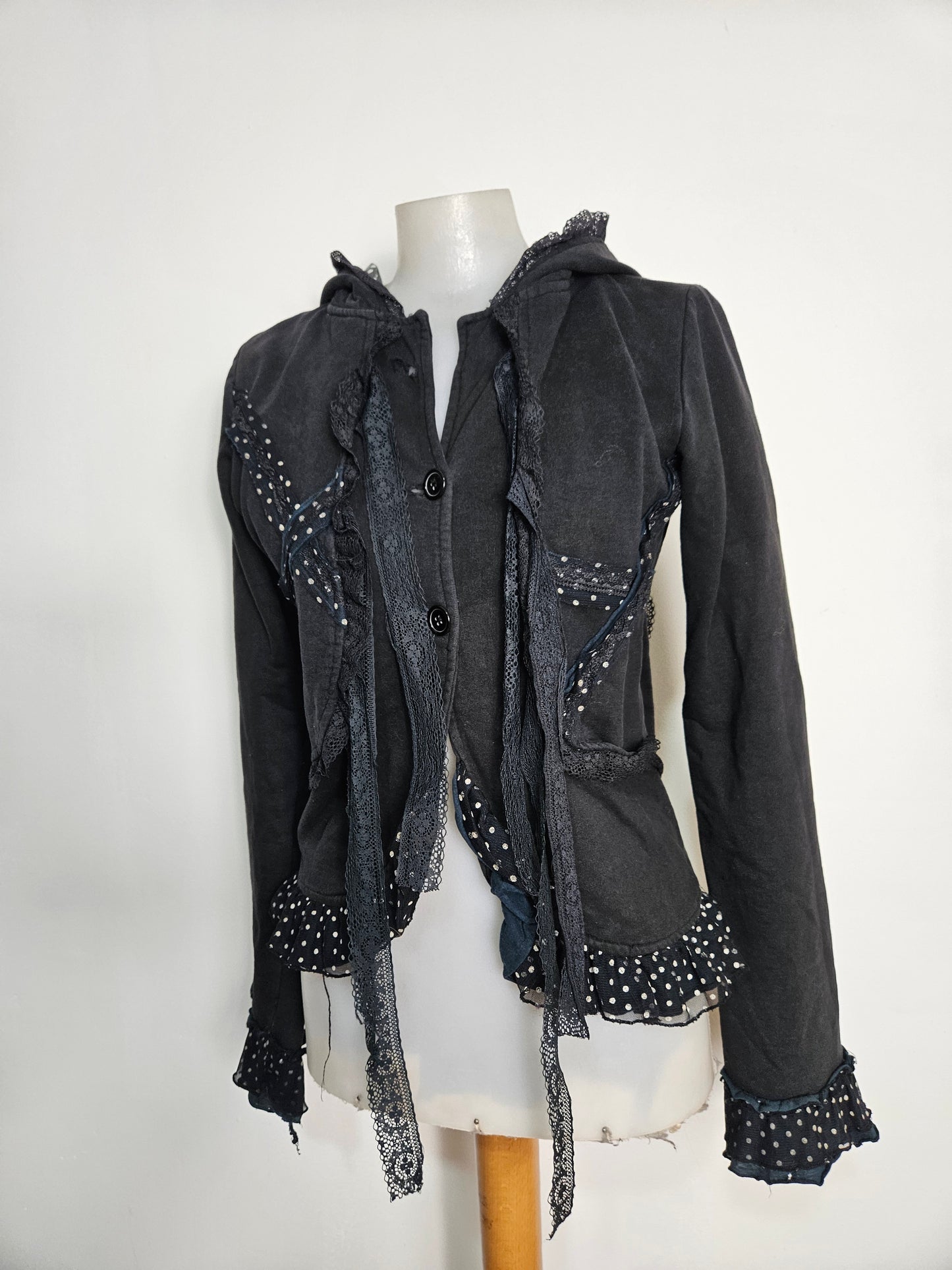 Gilet détails oreilles lapin et laçage