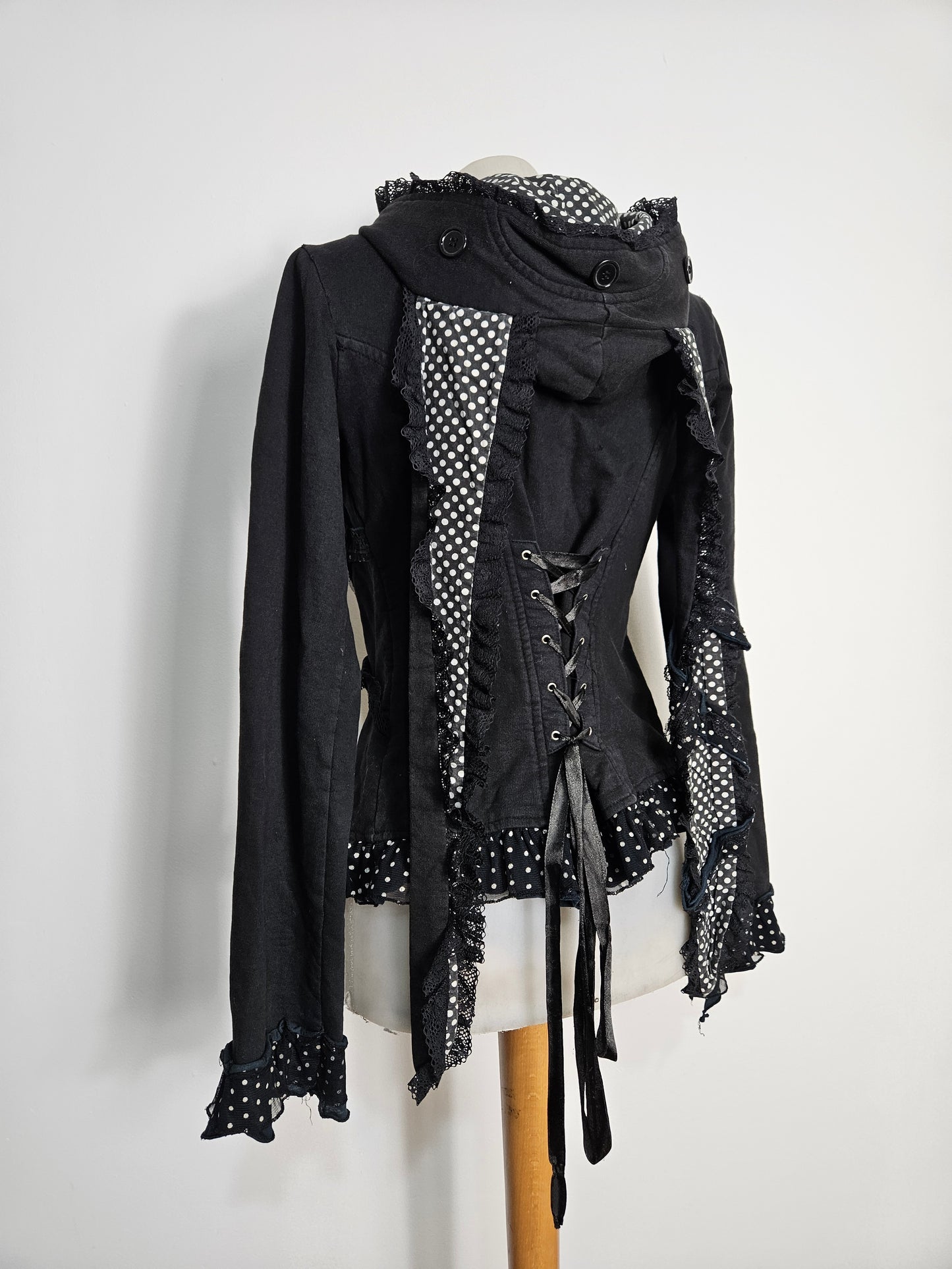 Gilet détails oreilles lapin et laçage