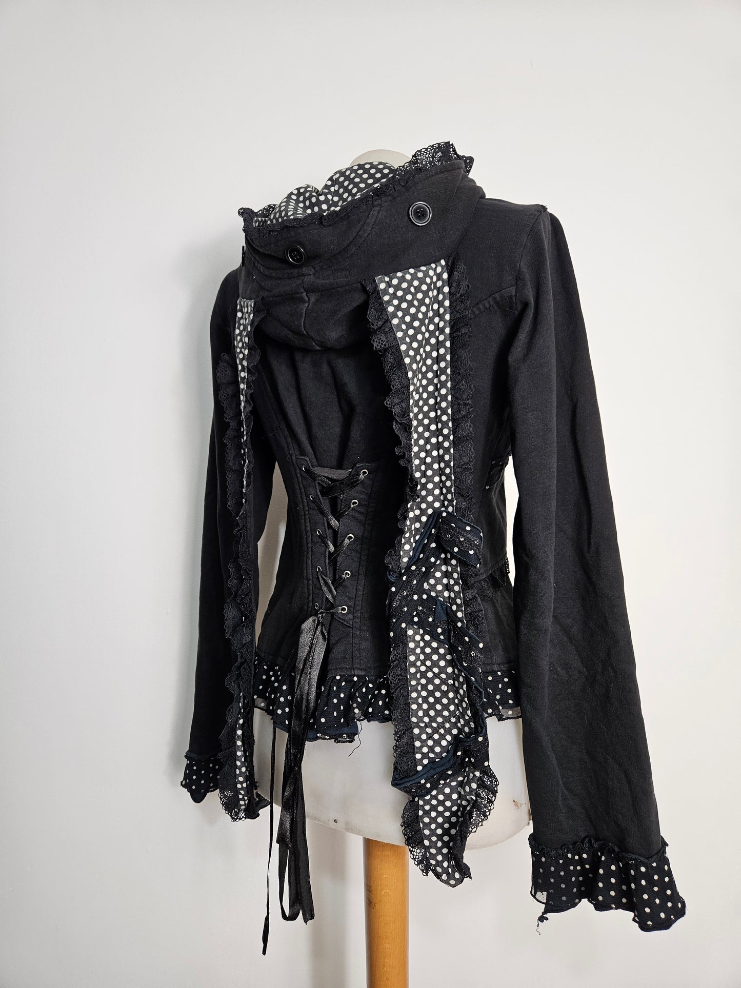 Gilet détails oreilles lapin et laçage