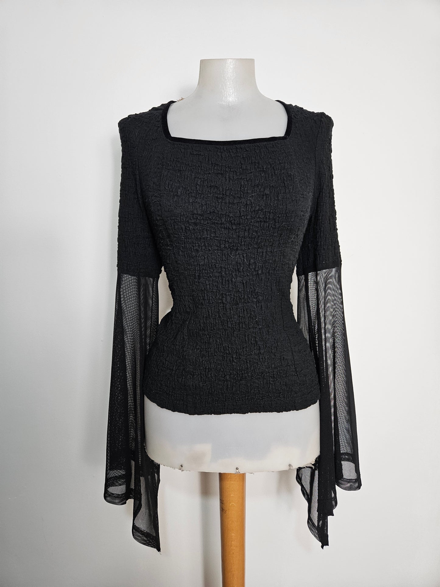 Haut bi matière manches évasées