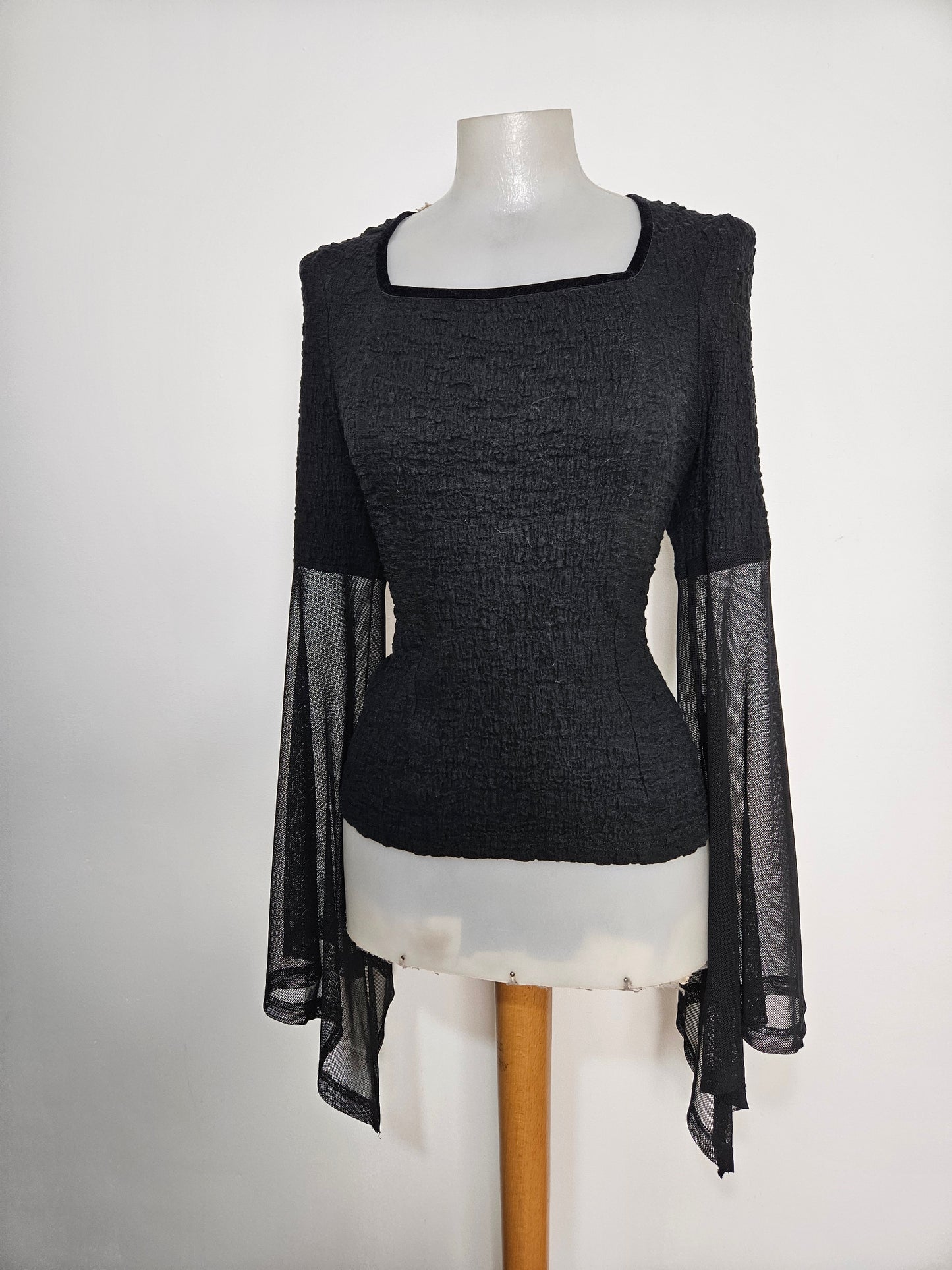 Haut bi matière manches évasées