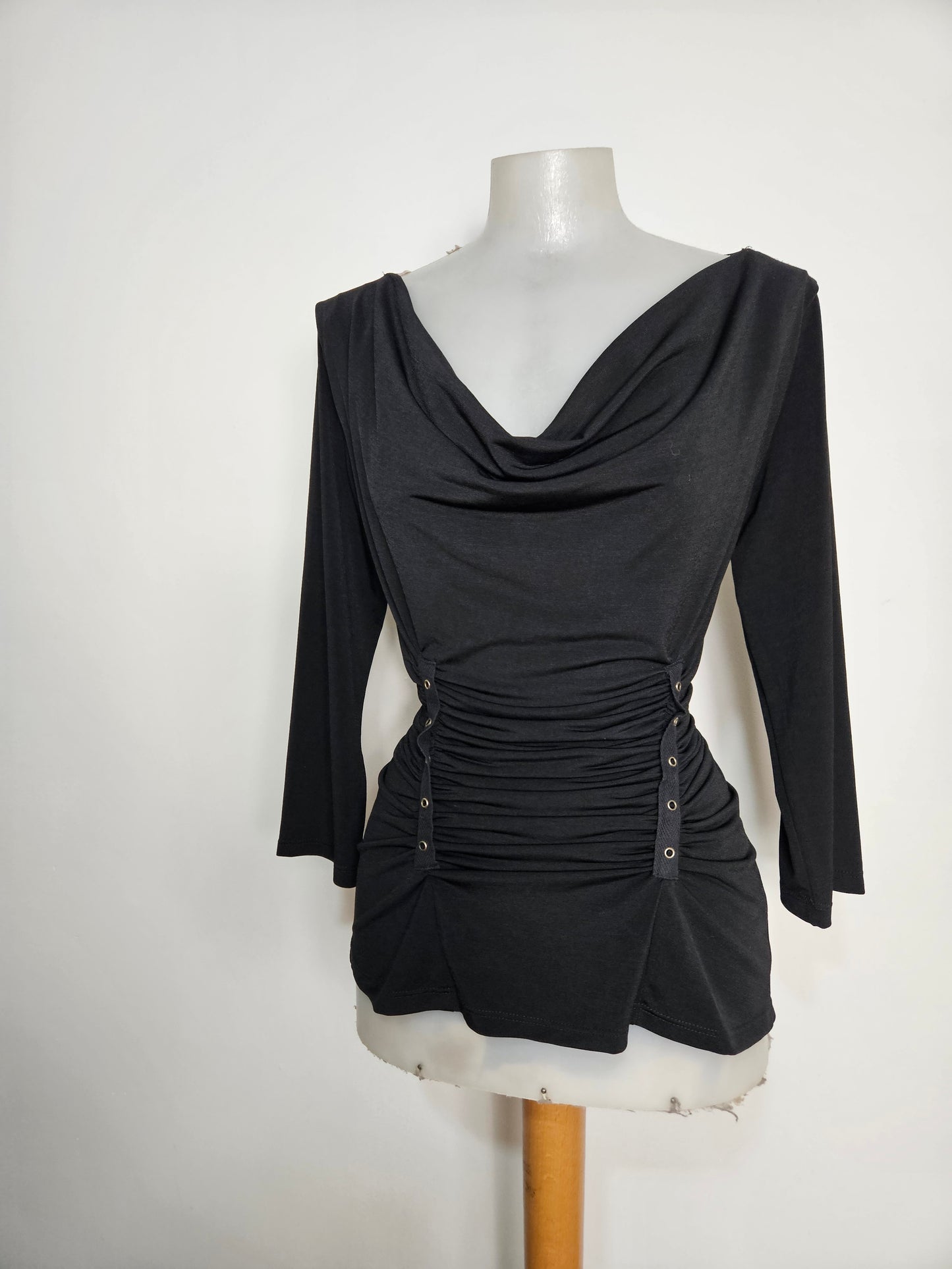 Haut col bénitier détails plissés