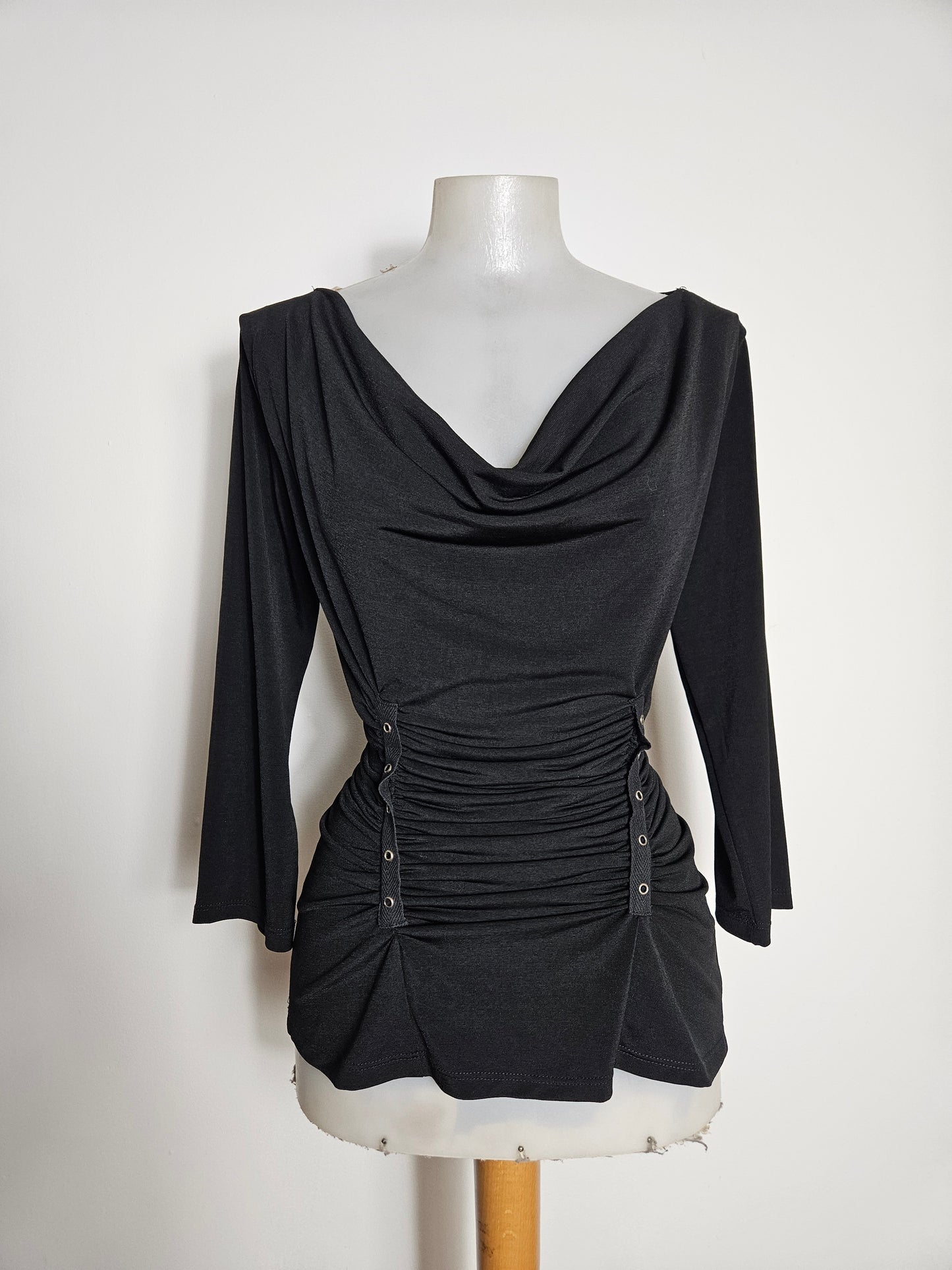 Haut col bénitier détails plissés