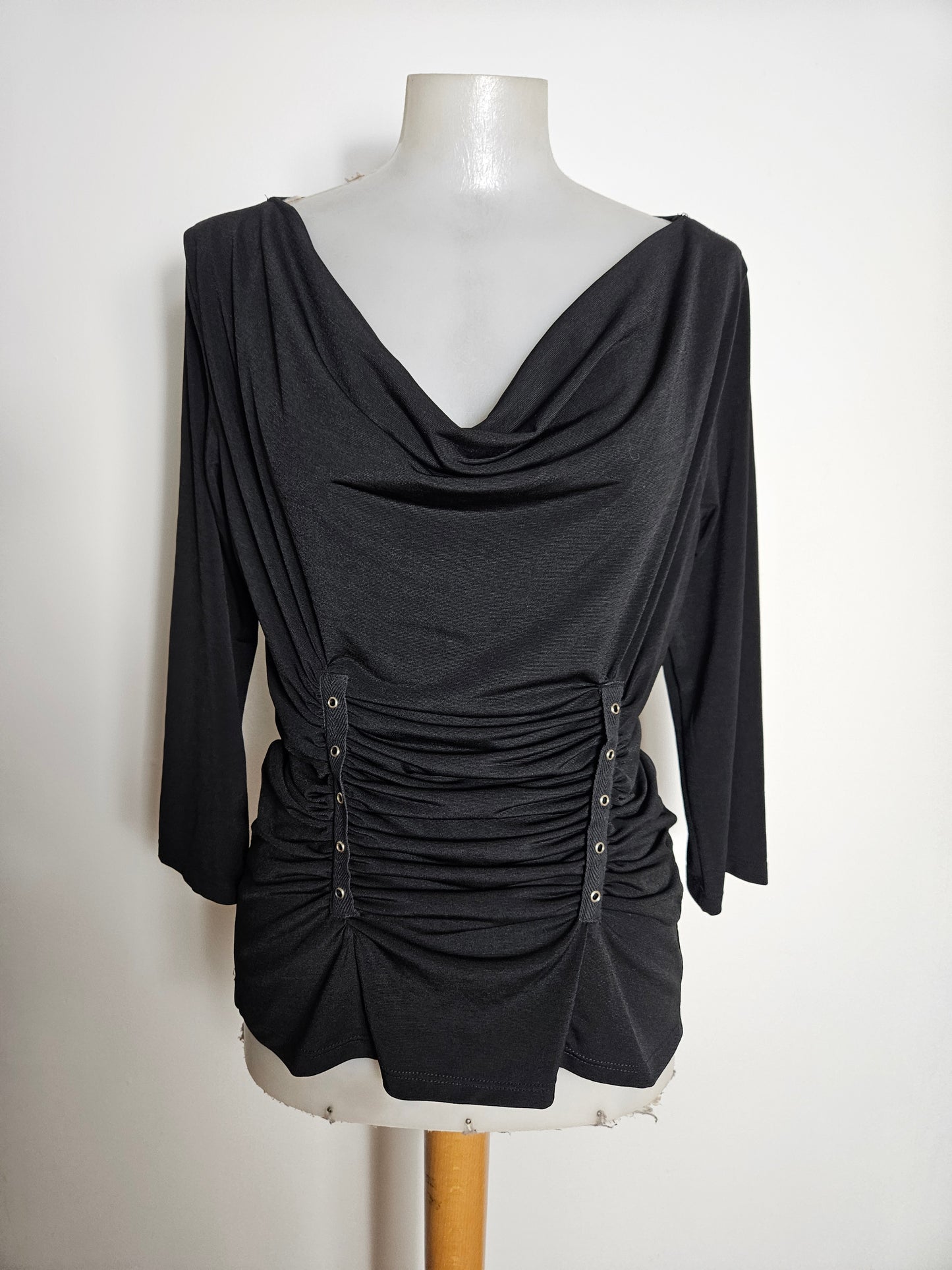 Haut col bénitier détails plissés