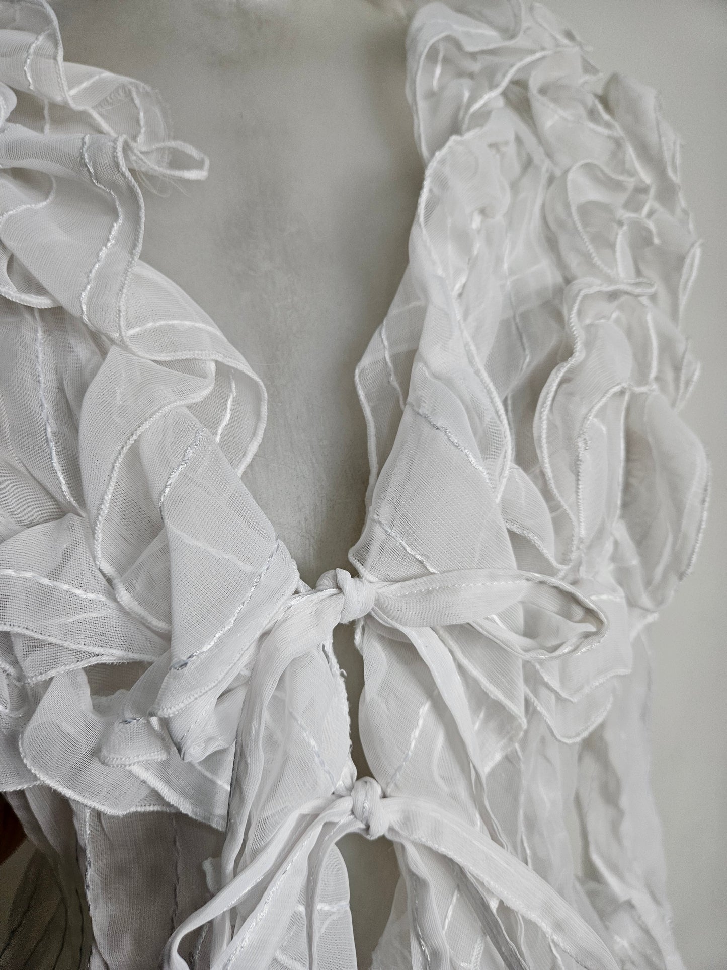 Chemisier blanc à volants