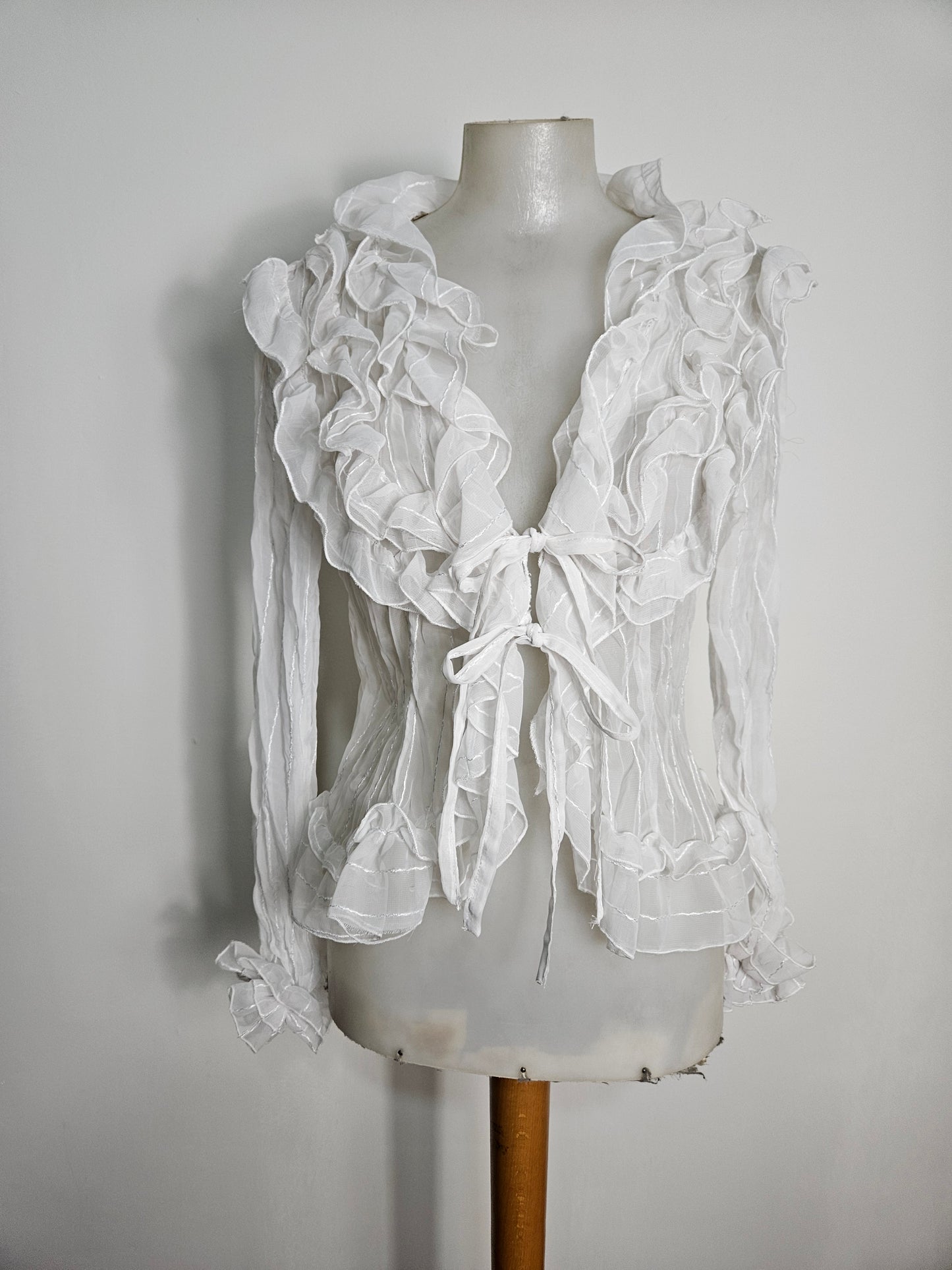 Chemisier blanc à volants