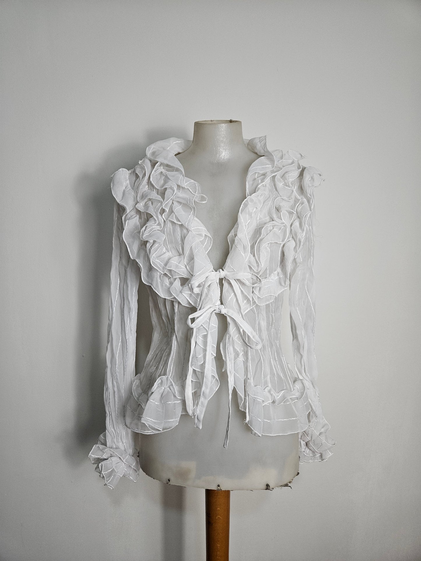 Chemisier blanc à volants