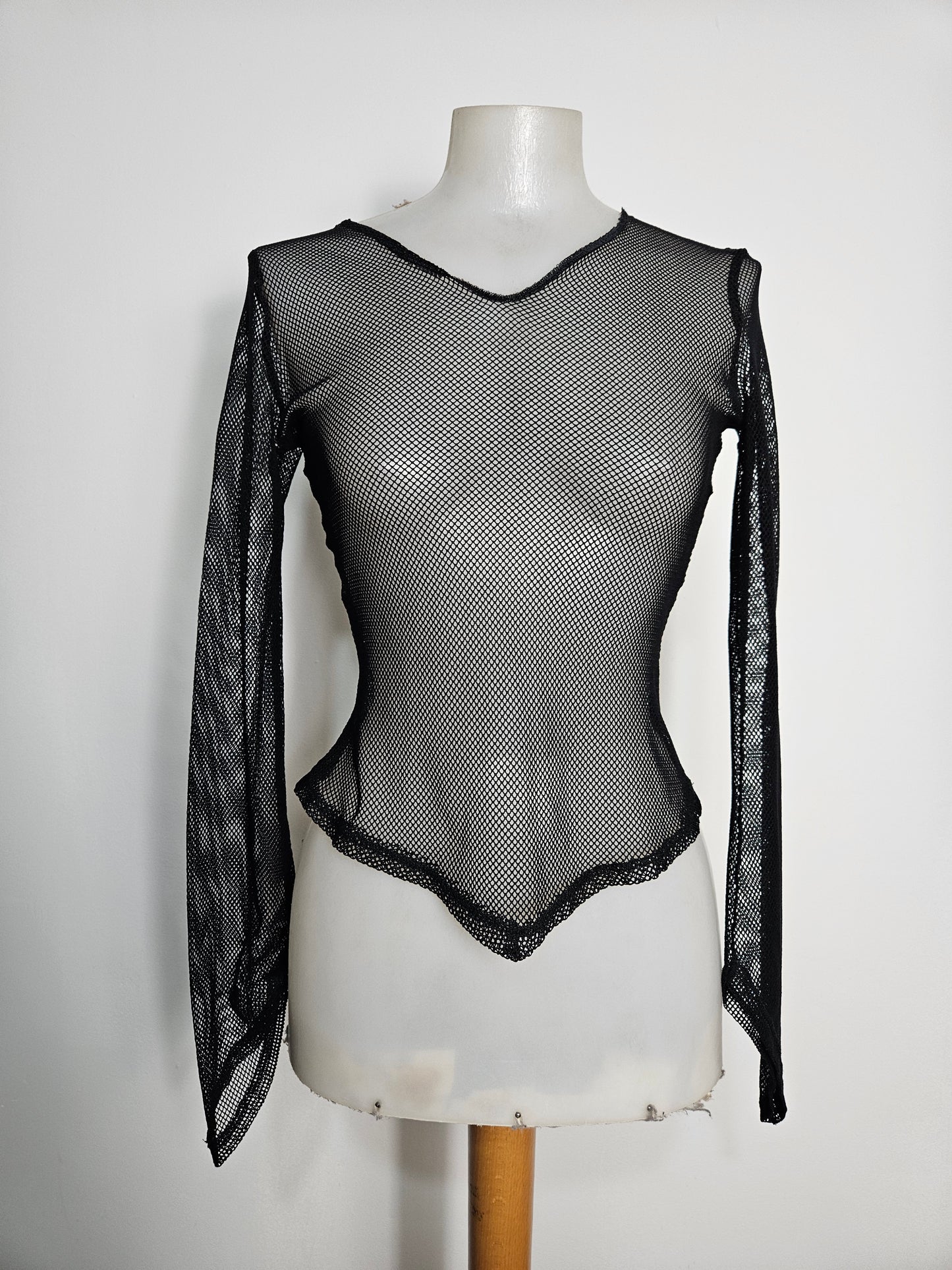 Haut asymétrique résille noire