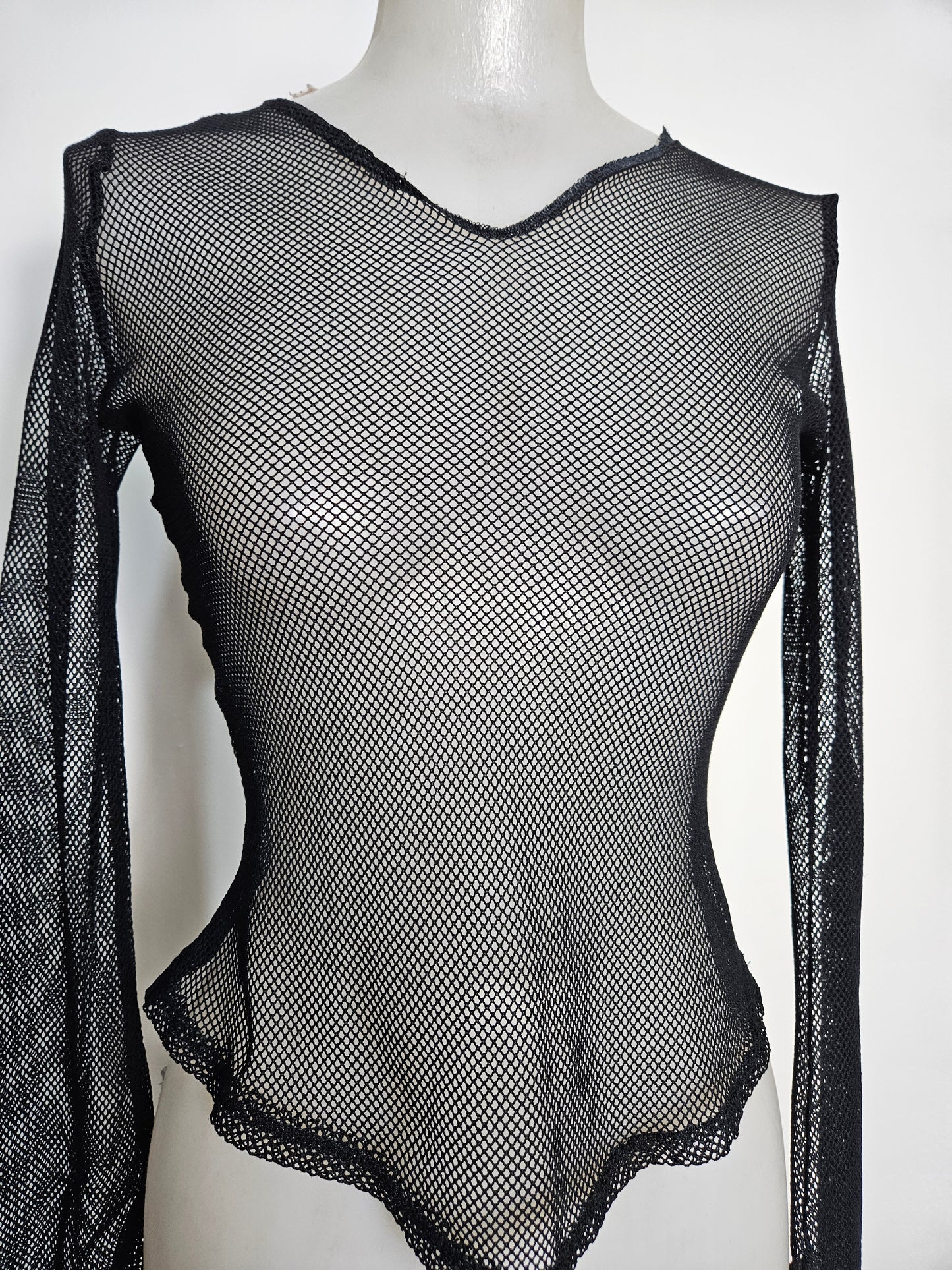 Haut asymétrique résille noire