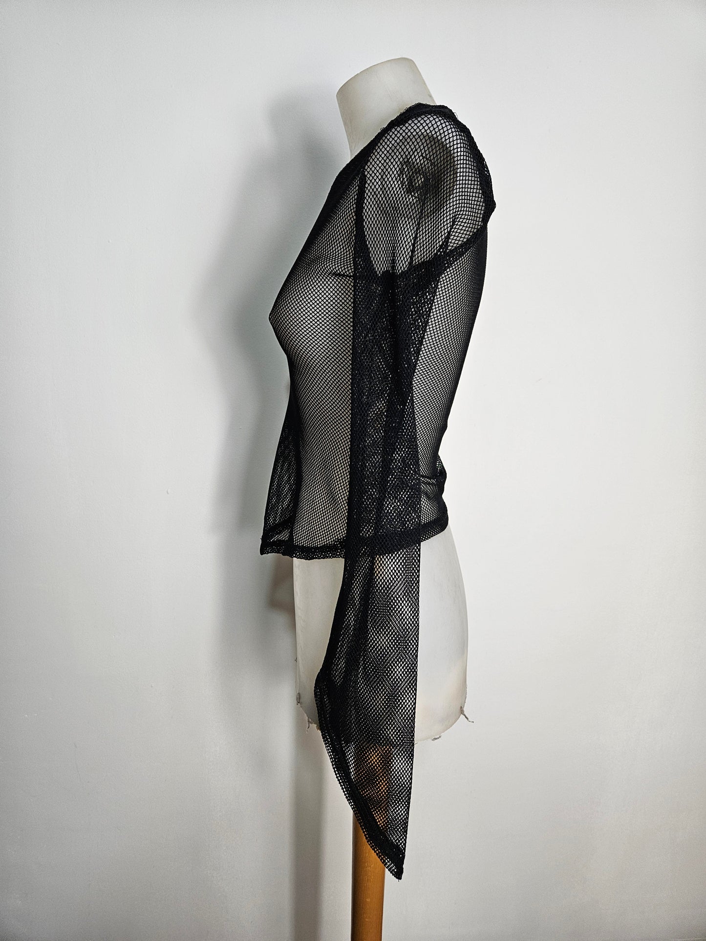 Haut asymétrique résille noire