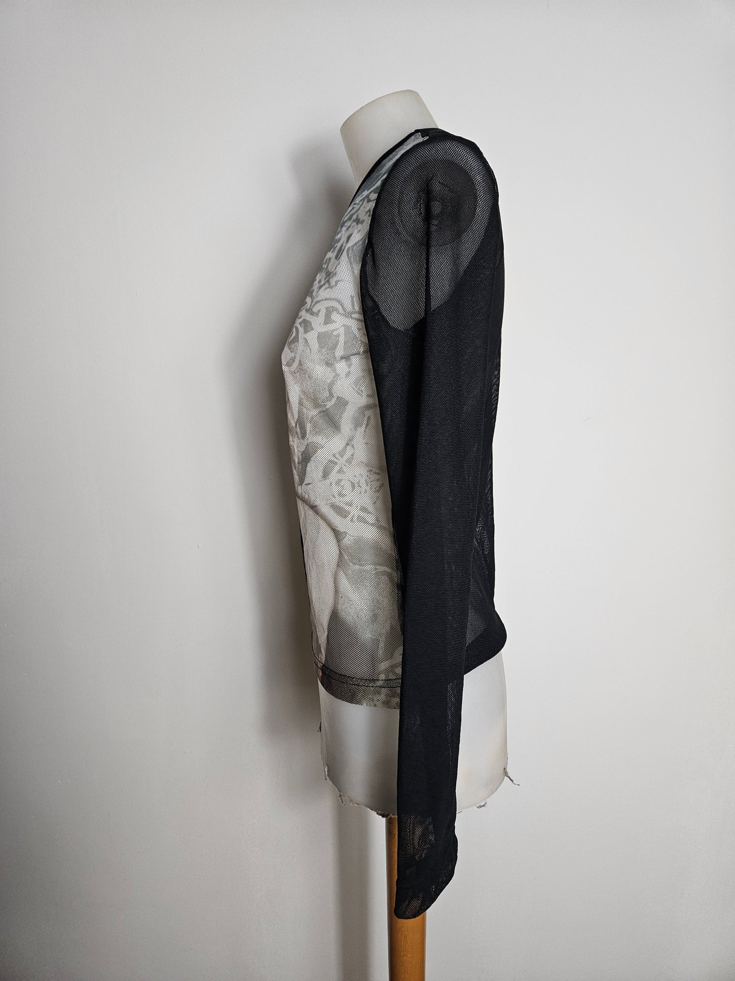 Haut en voile et résille fine