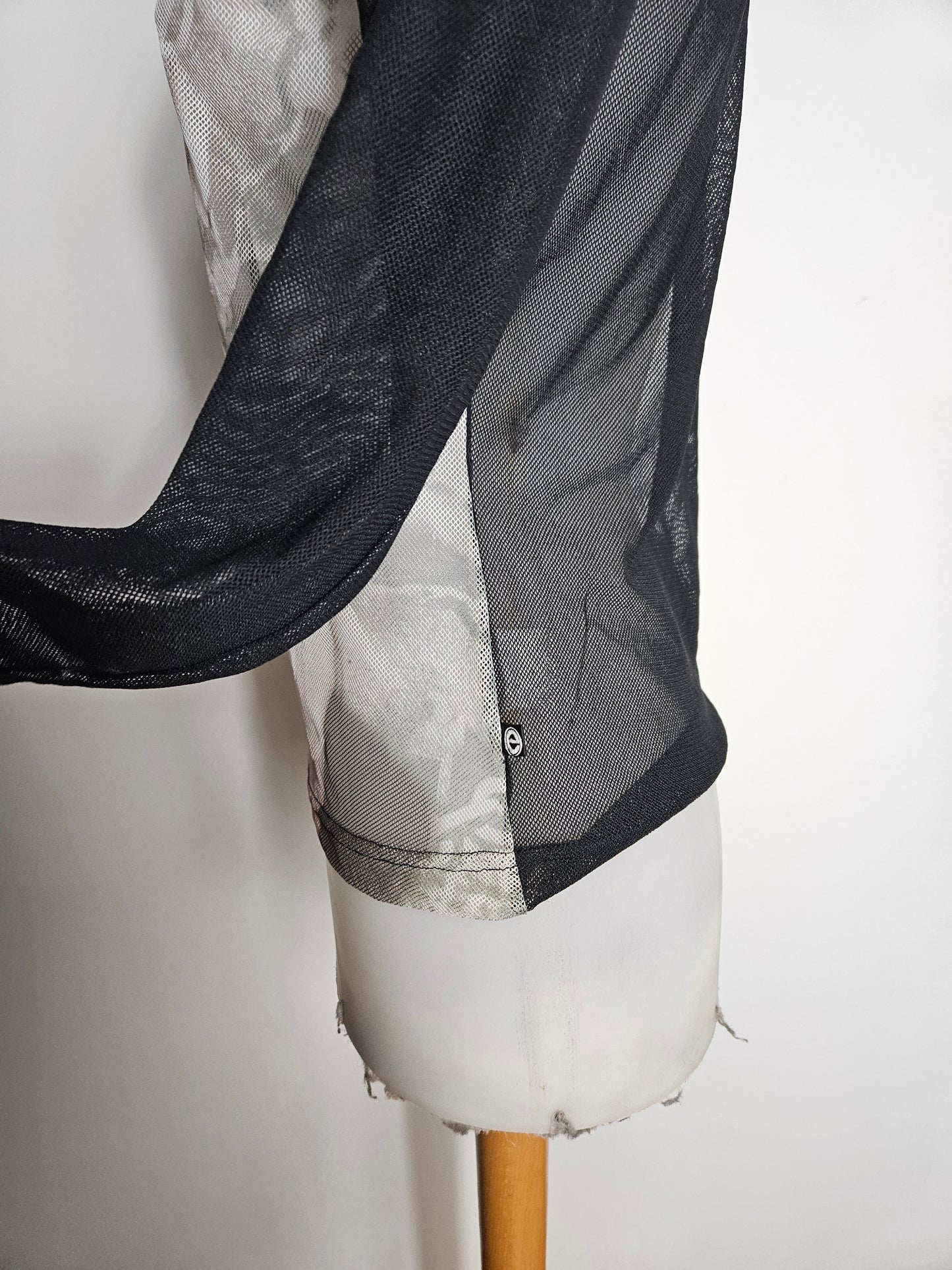 Haut en voile et résille fine