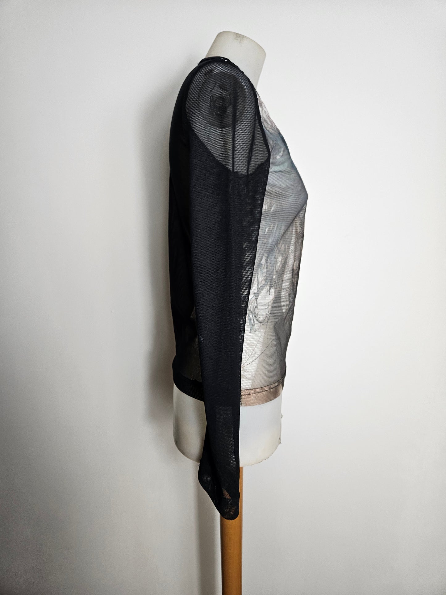 Haut en voile et résille fine