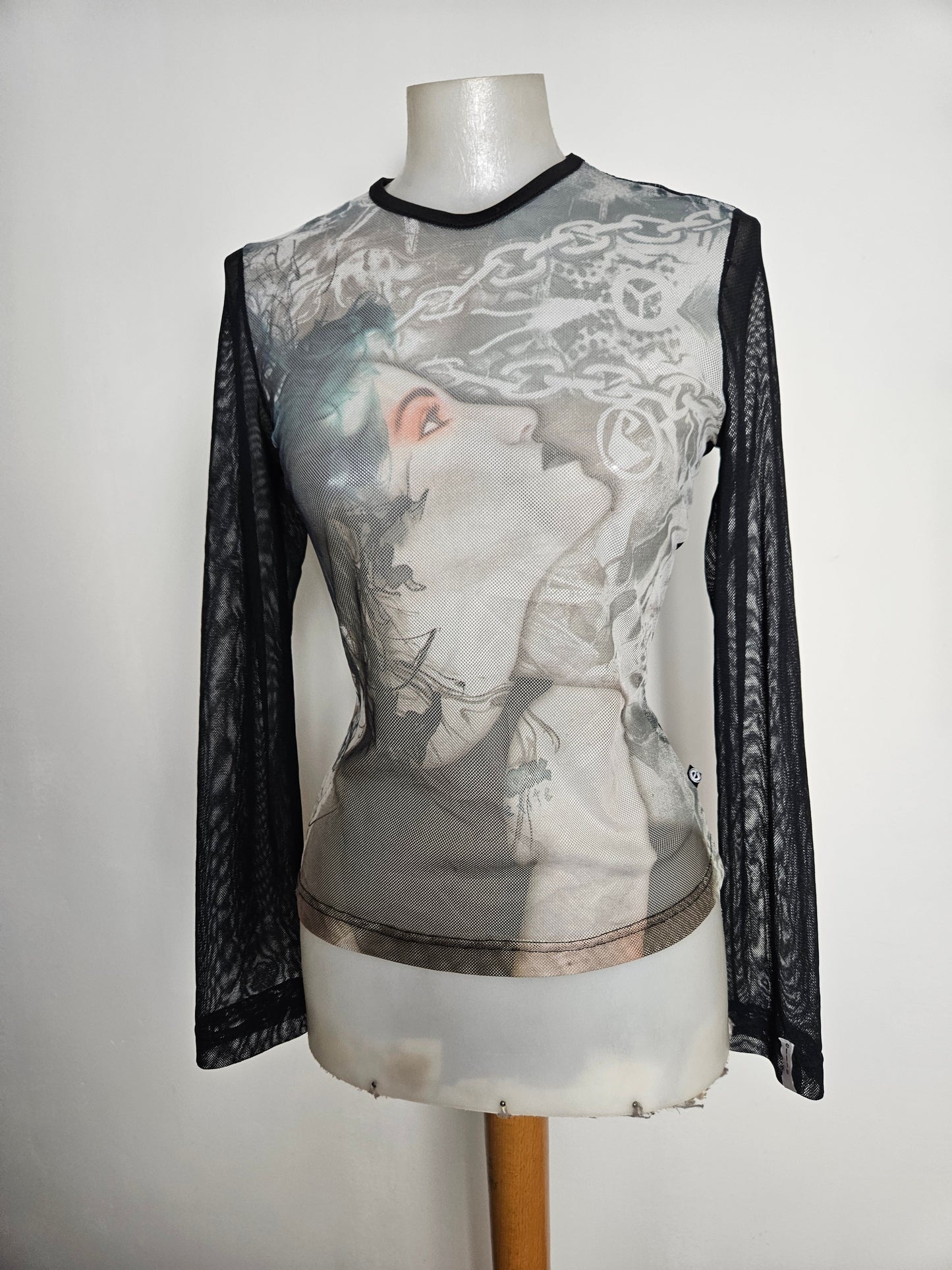 Haut en voile et résille fine