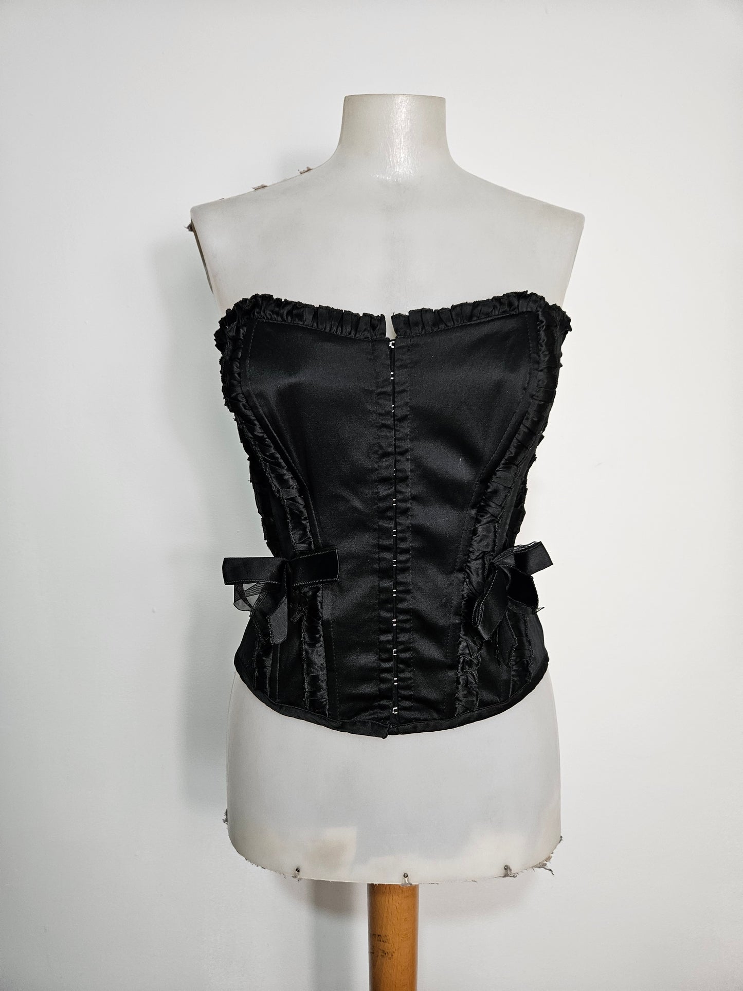 Bustier noir avec noeuds