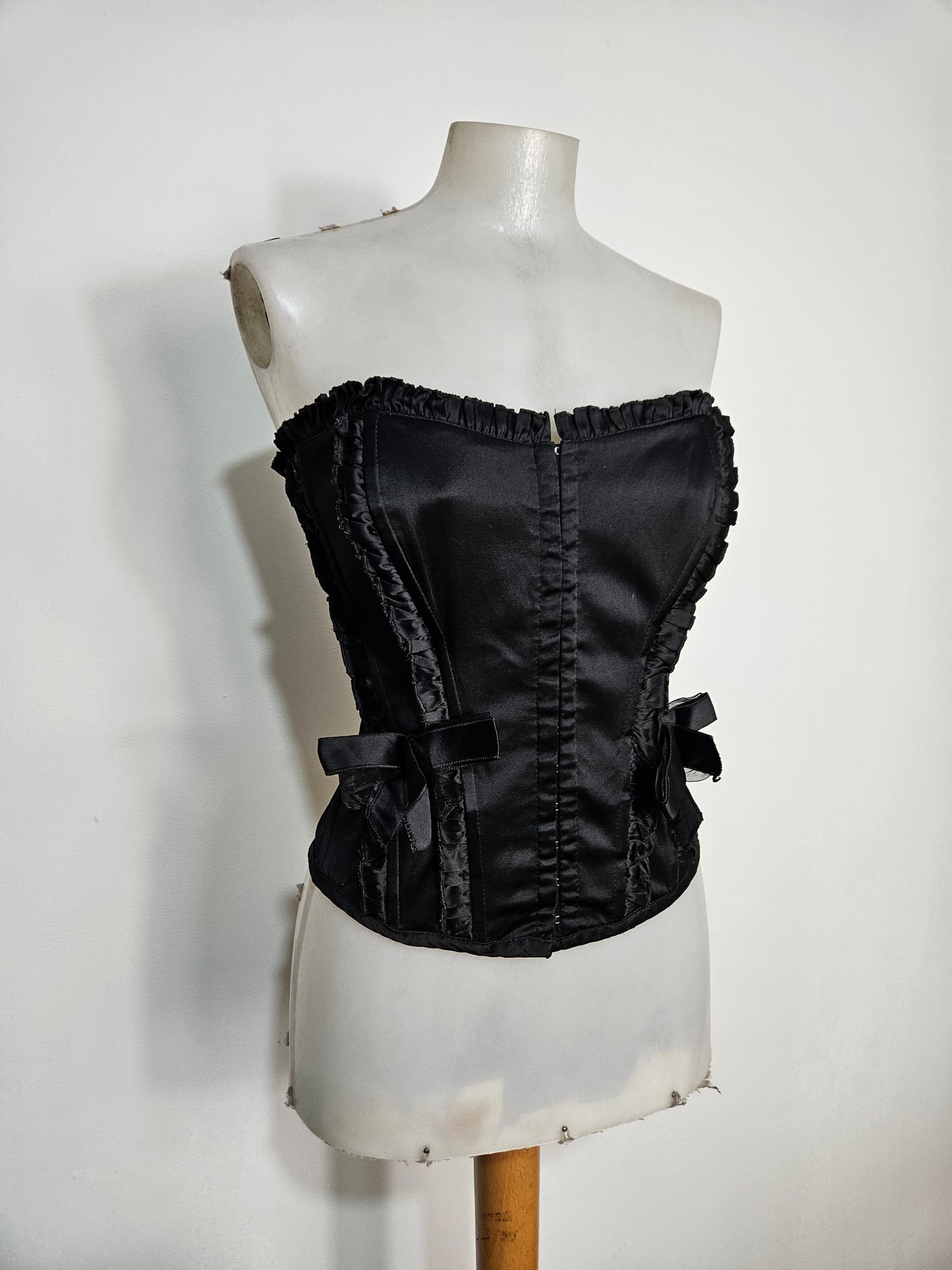 Bustier noir avec noeuds