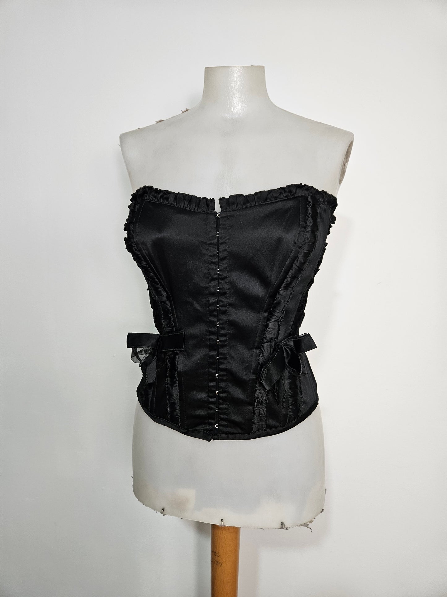 Bustier noir avec noeuds