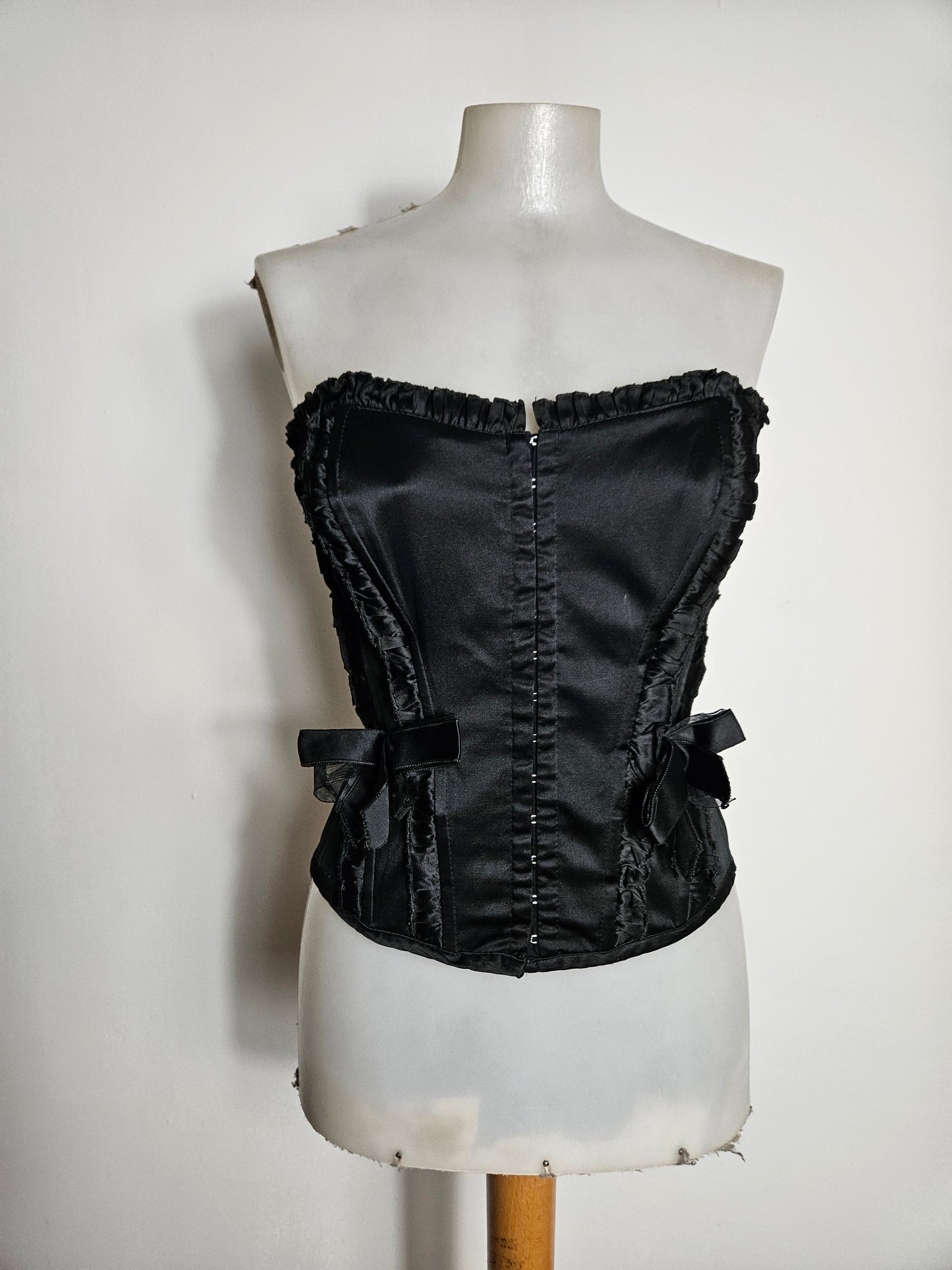 Bustier noir avec noeuds