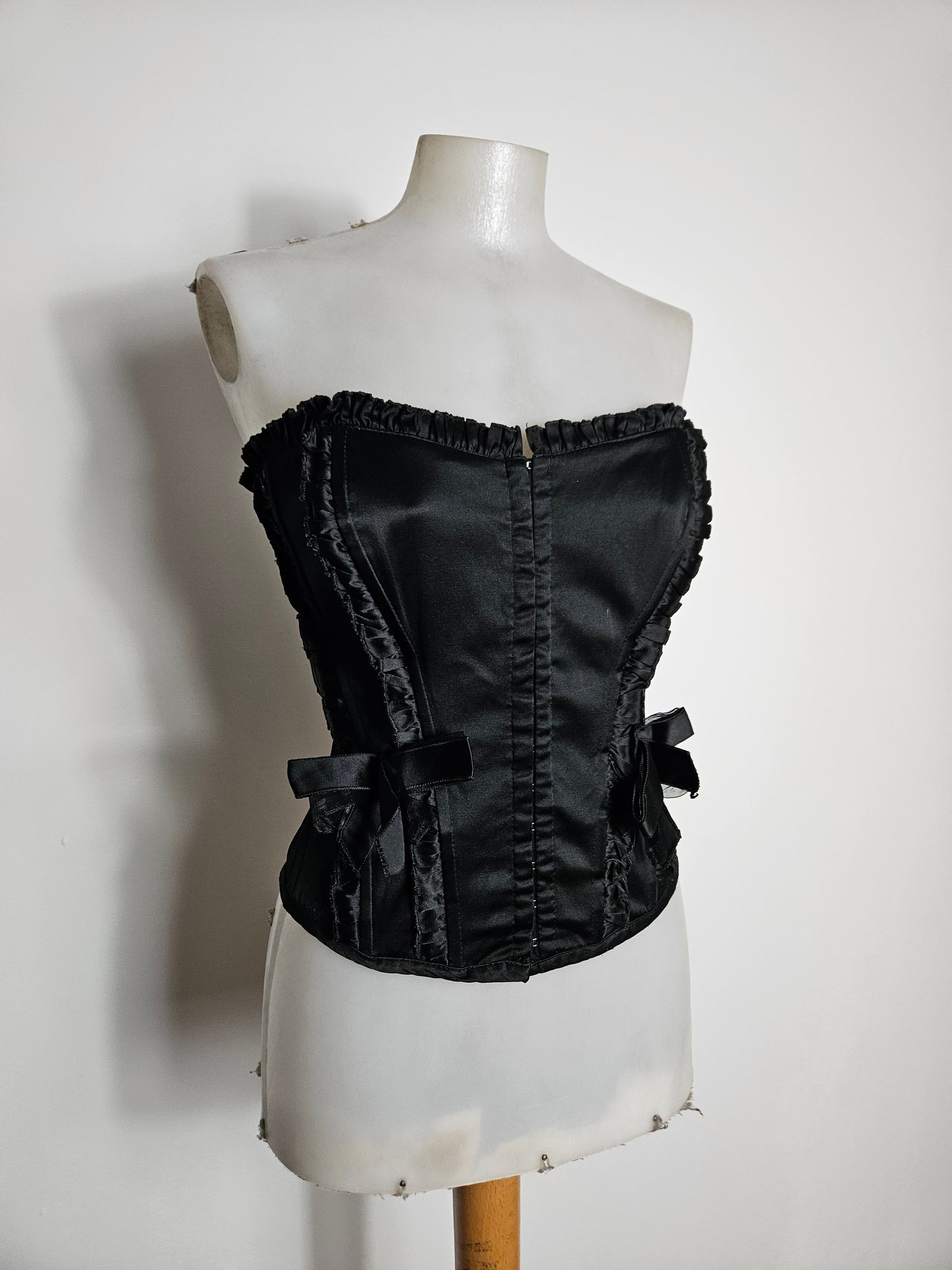 Bustier noir avec noeuds