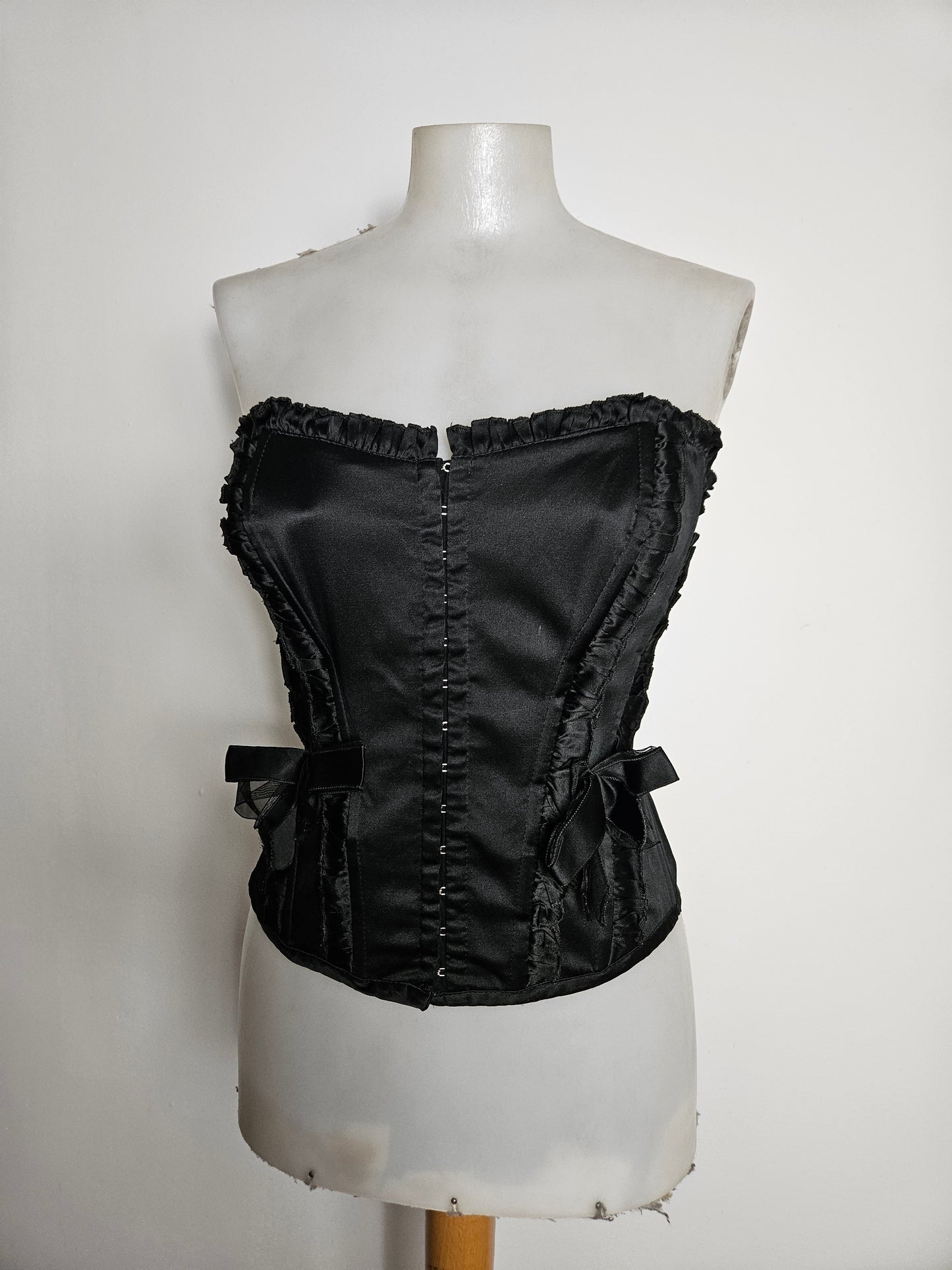 Bustier noir avec noeuds