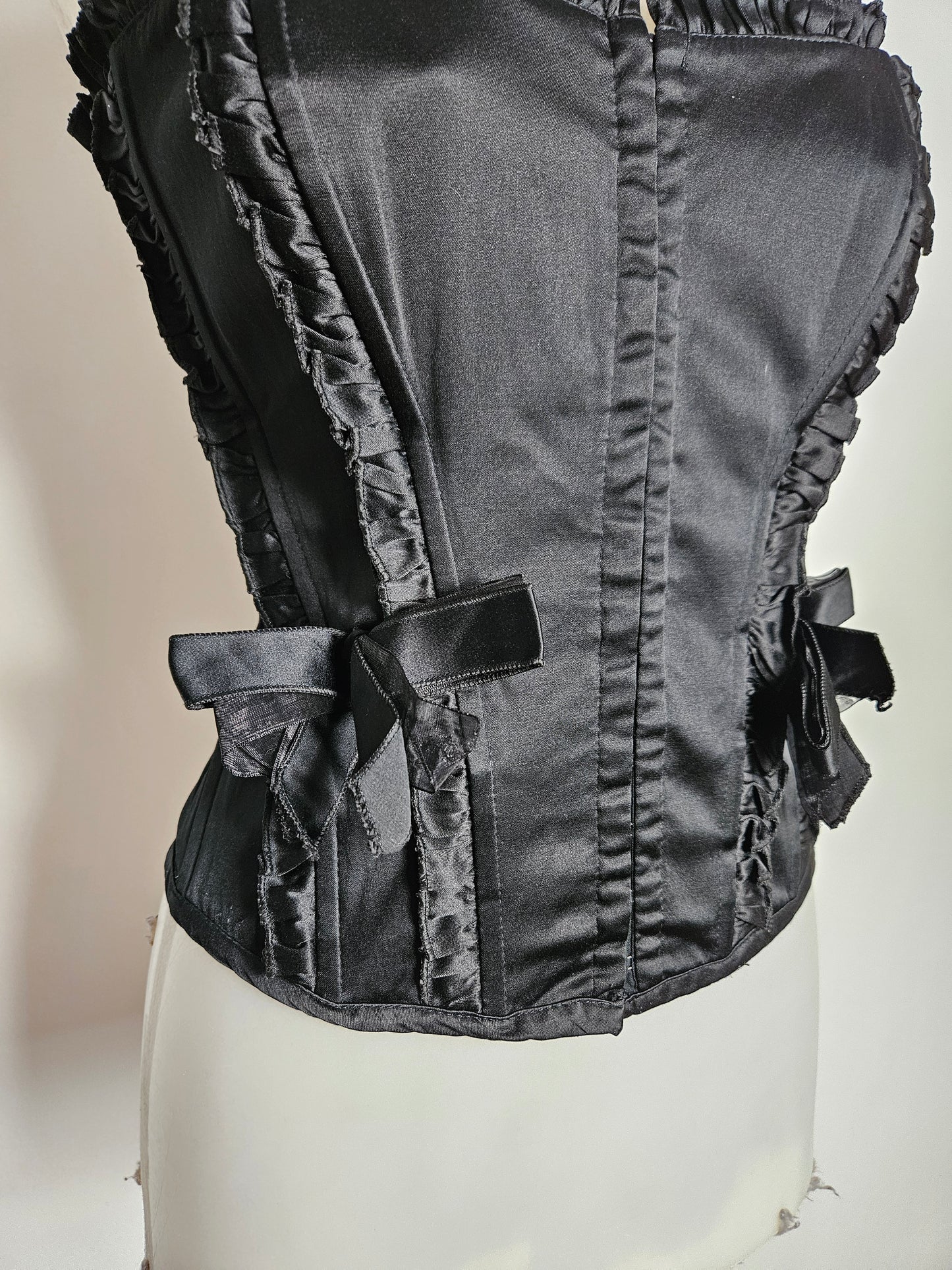 Bustier noir avec noeuds