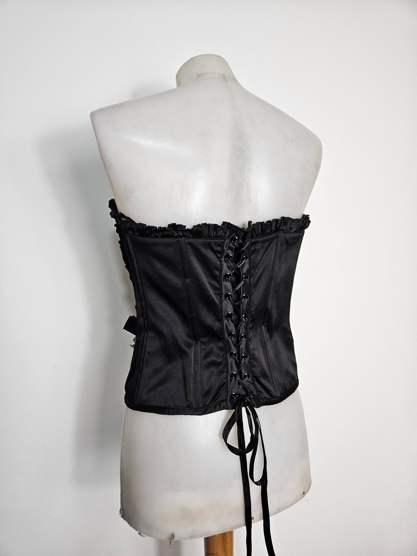 Bustier noir avec noeuds