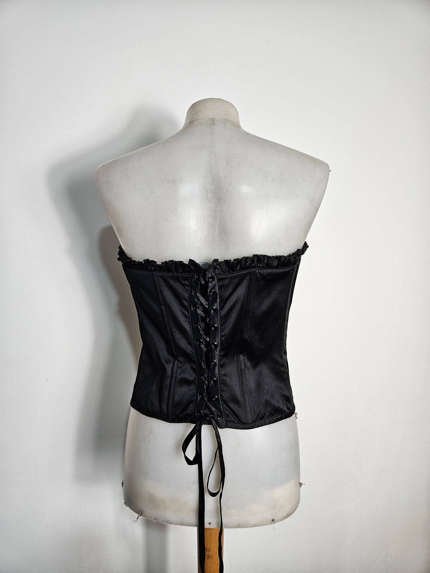Bustier noir avec noeuds