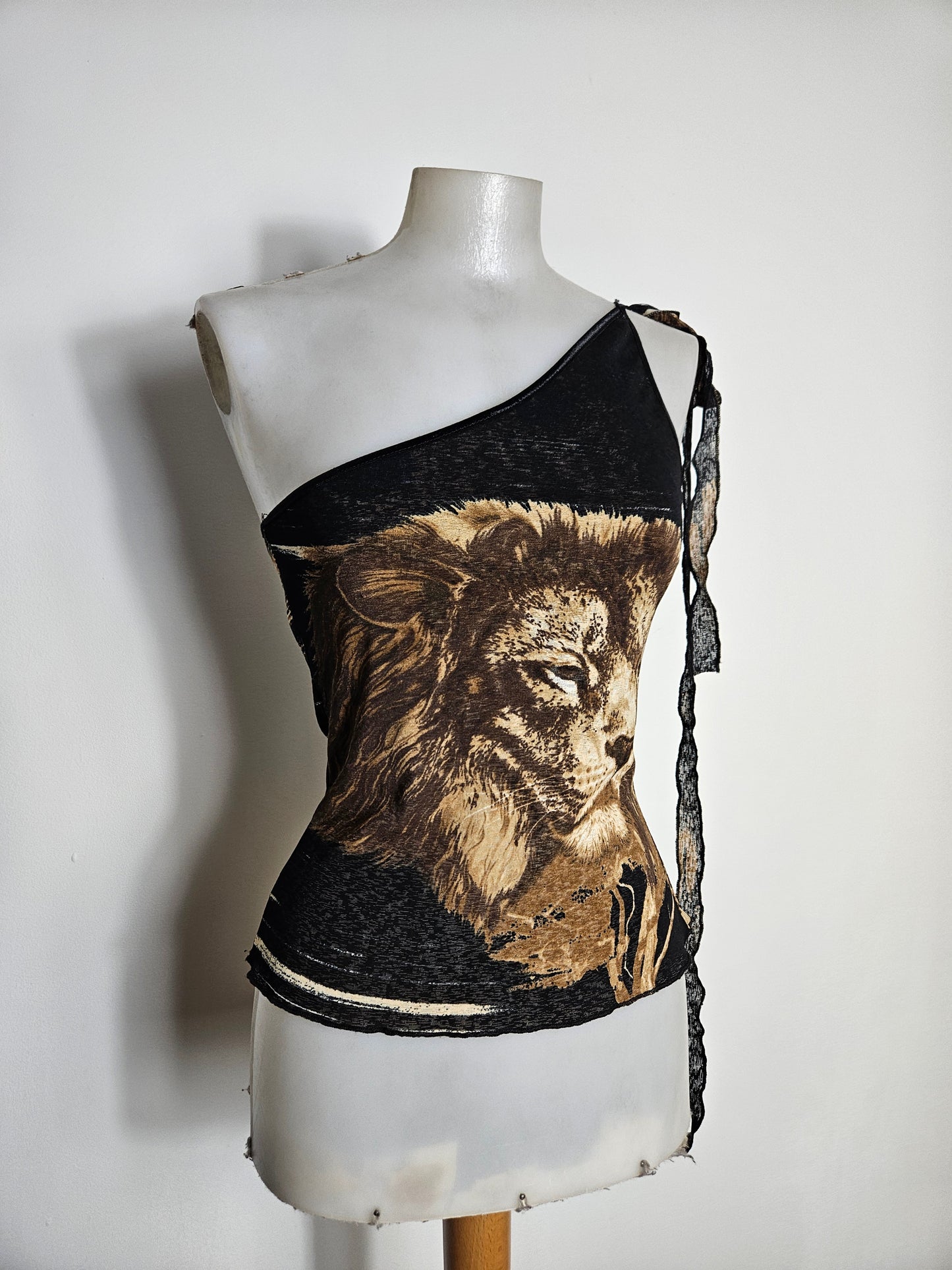 Haut asymétrique motif lion