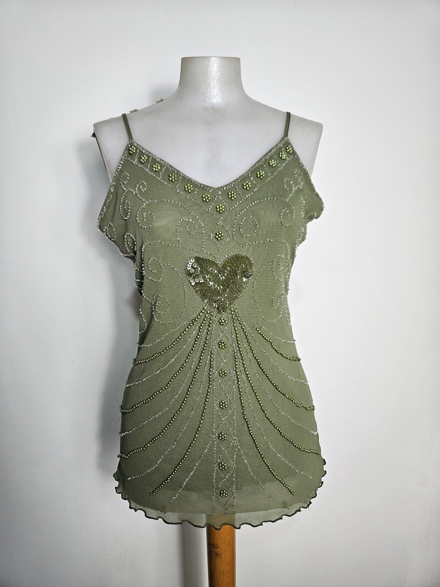 Haut vert en voile brodé