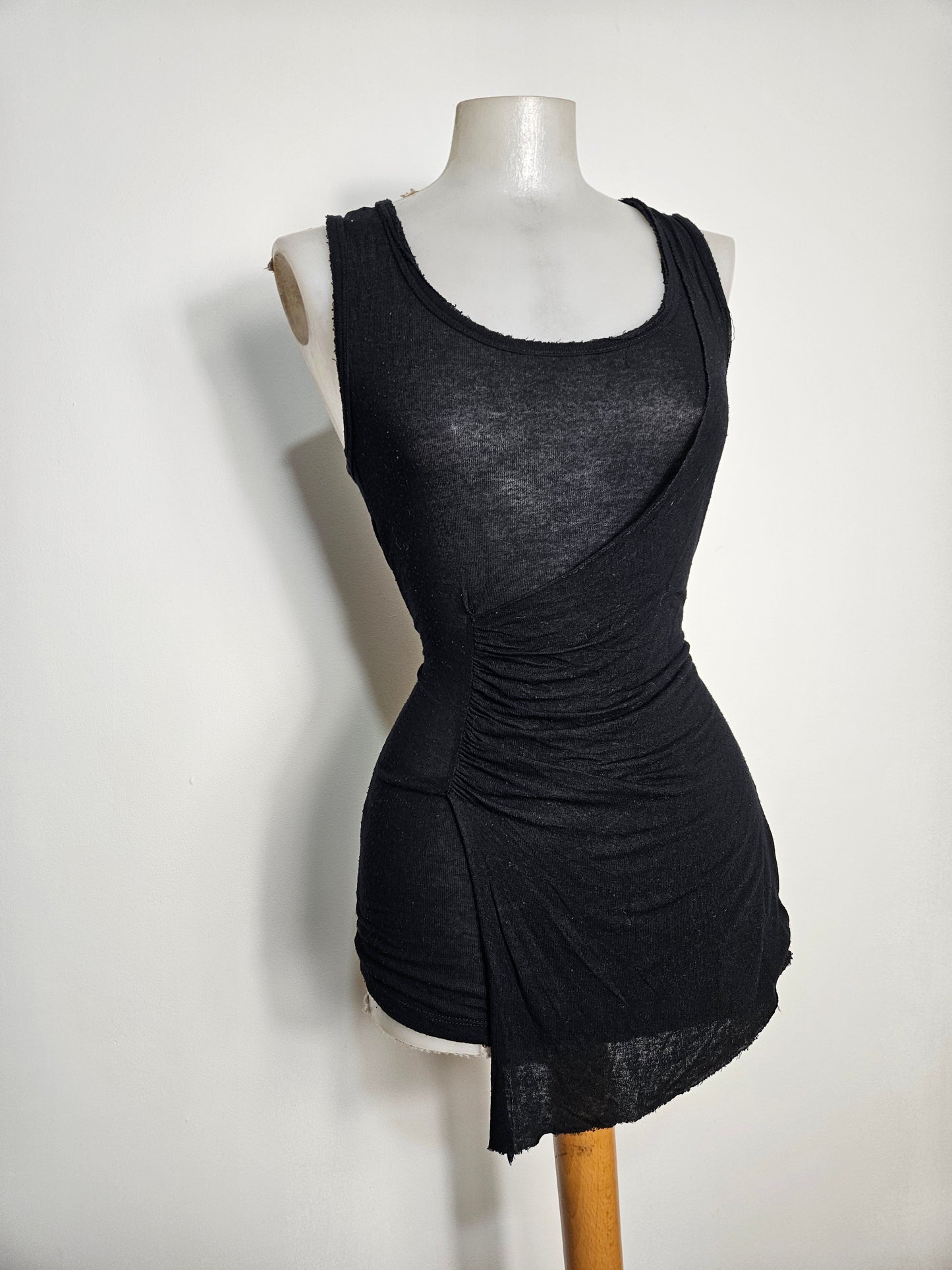 Haut en voile asymétrique