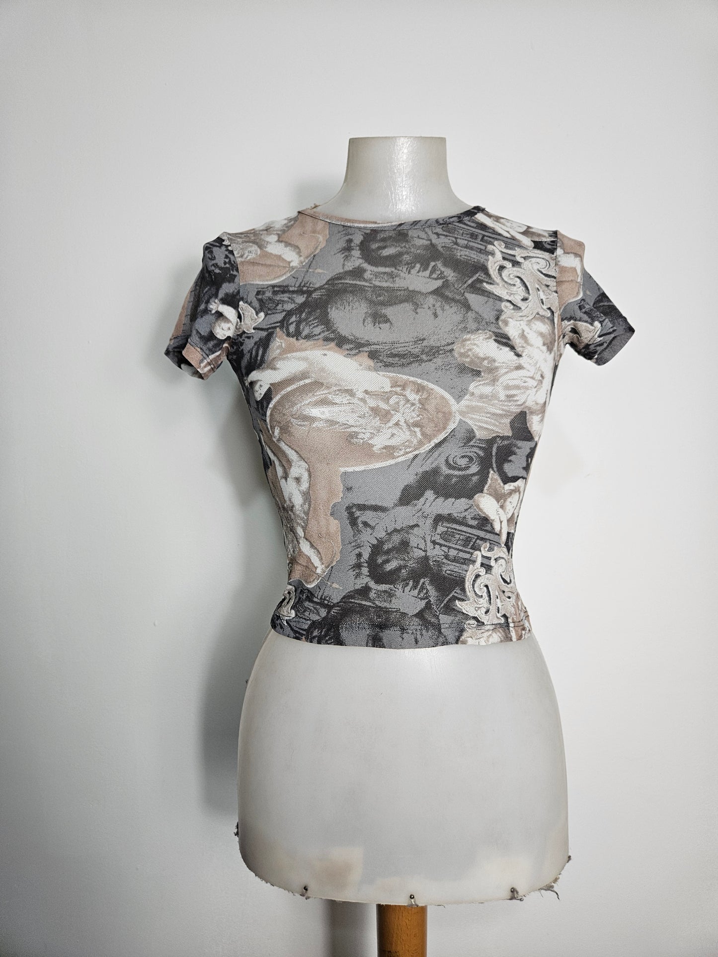 Haut en voile motif Renaissance