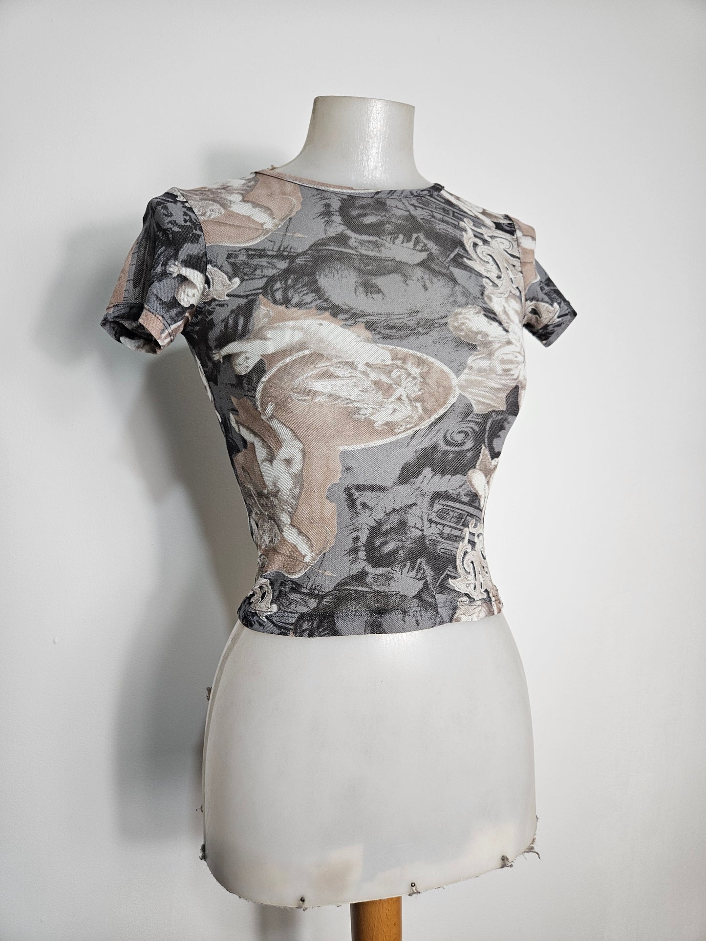 Haut en voile motif Renaissance