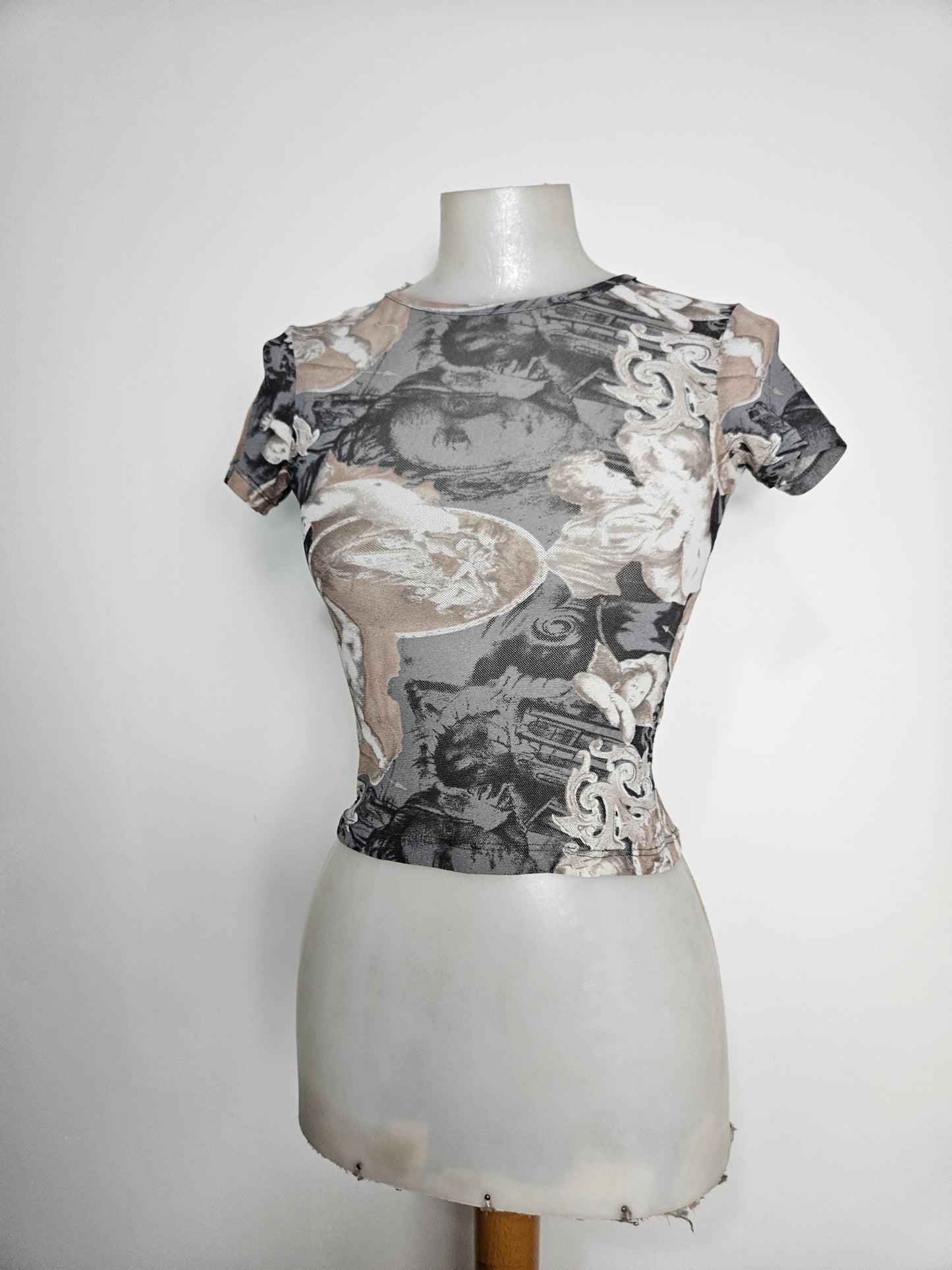 Haut en voile motif Renaissance