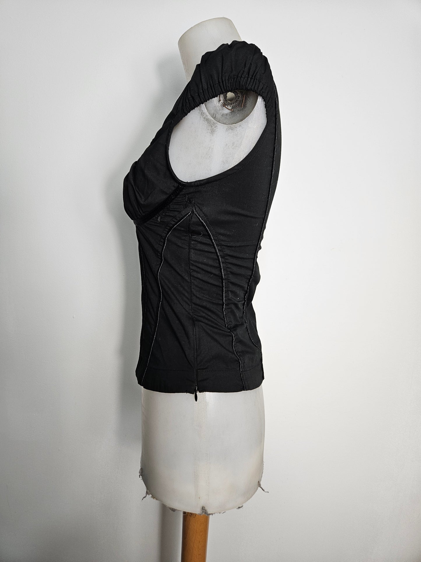 Haut moulant noir col carré