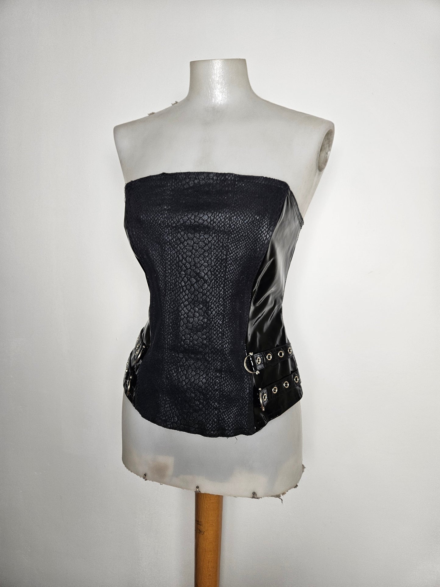 Bustier en similicuir et vinyle