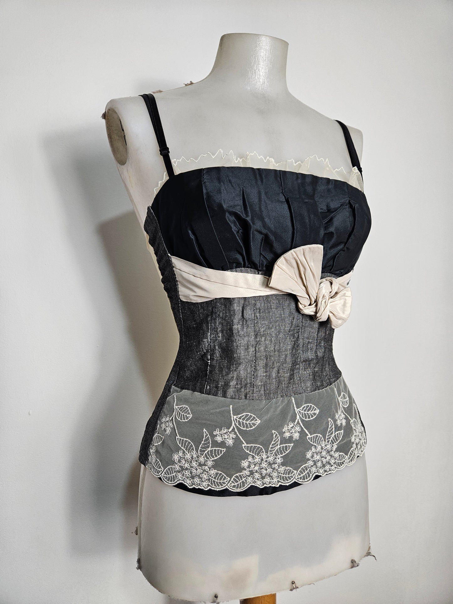 Haut multimatières détails ruban