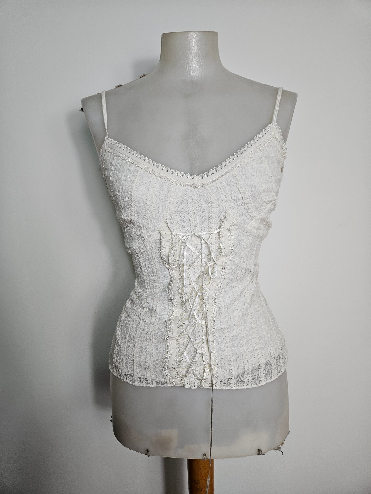 Haut dentelle et laçage