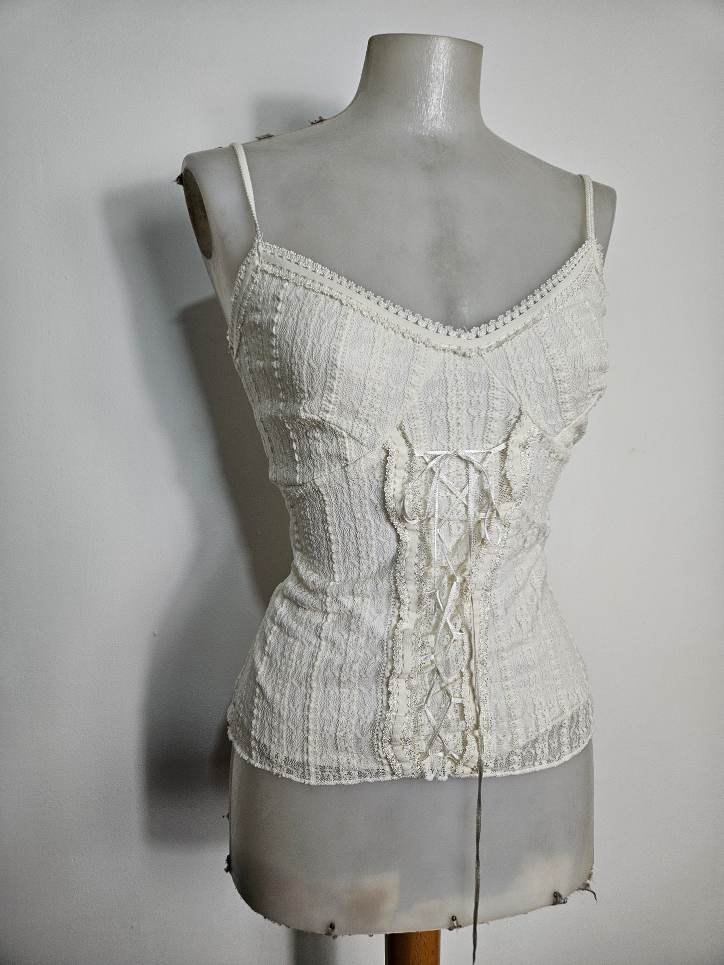 Haut dentelle et laçage